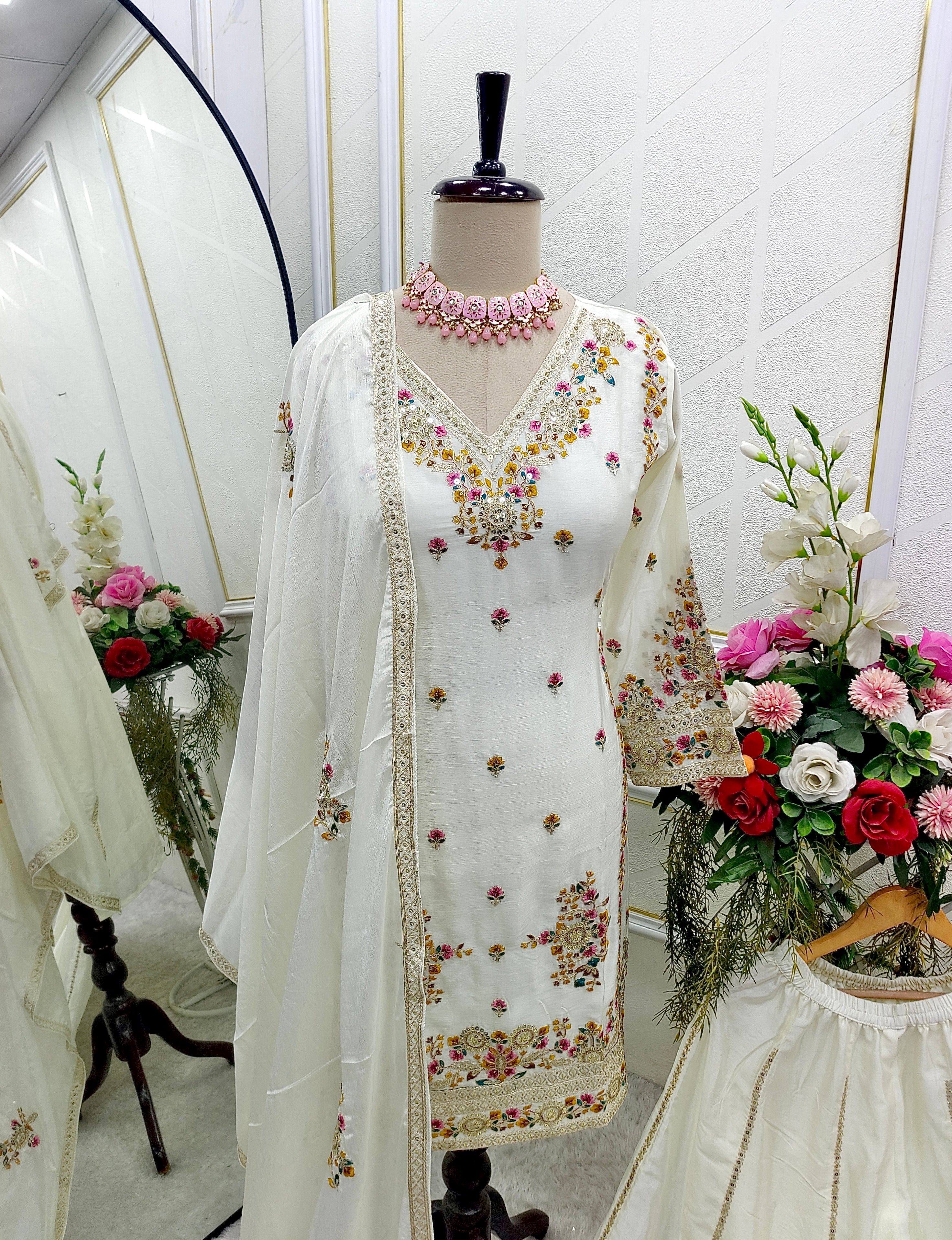 पार्टी वियर डिज़ाइनर टॉप-सररा और दुपट्टा