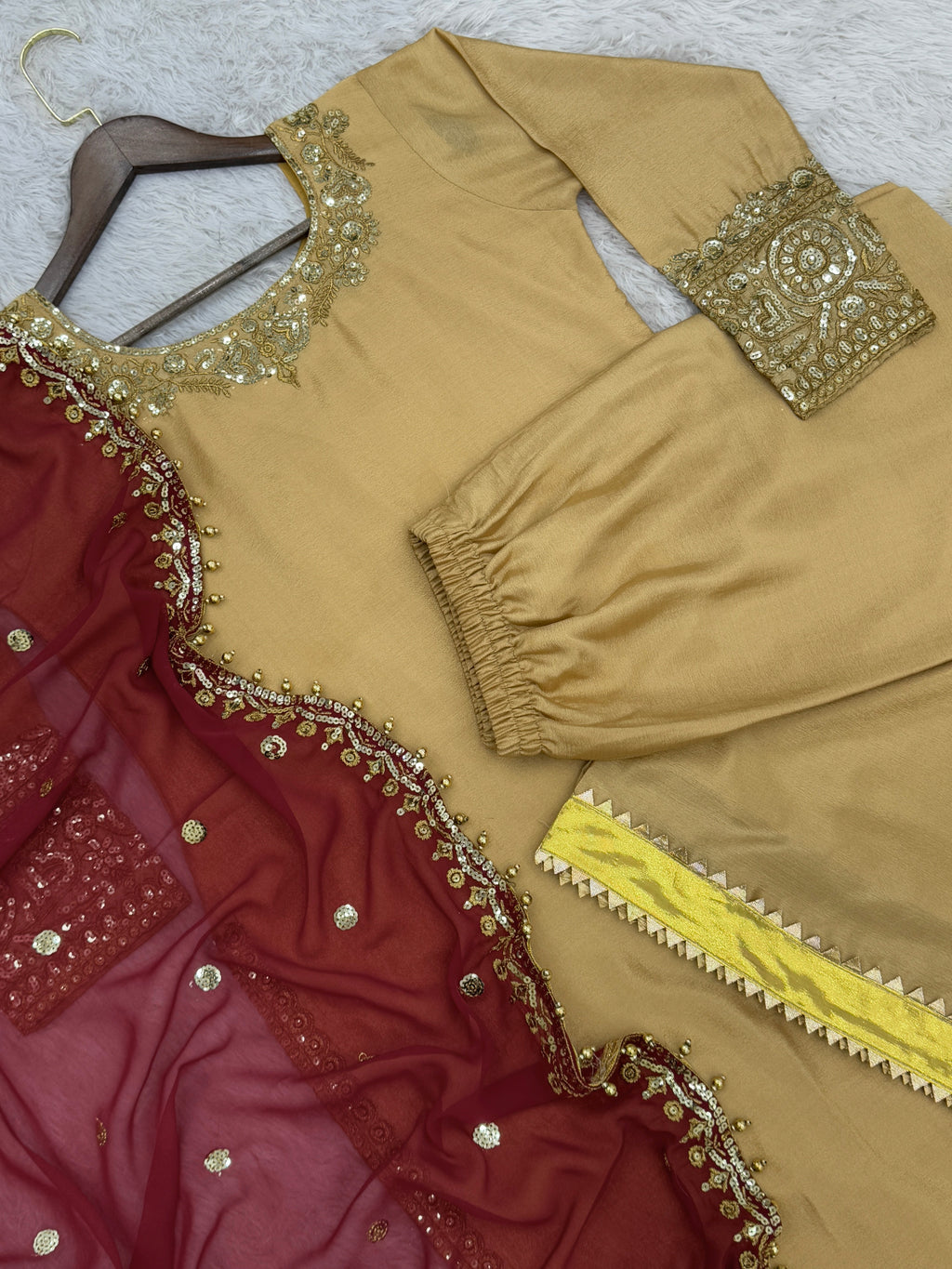 फैंसी टॉप - कढ़ाई और सेक्विन वर्क के साथ दुपट्टे के साथ प्लाज़ो