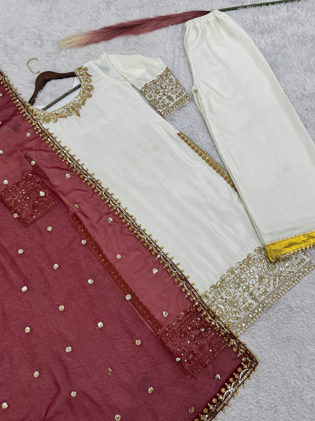 फैंसी टॉप - कढ़ाई और सेक्विन वर्क के साथ दुपट्टे के साथ प्लाज़ो