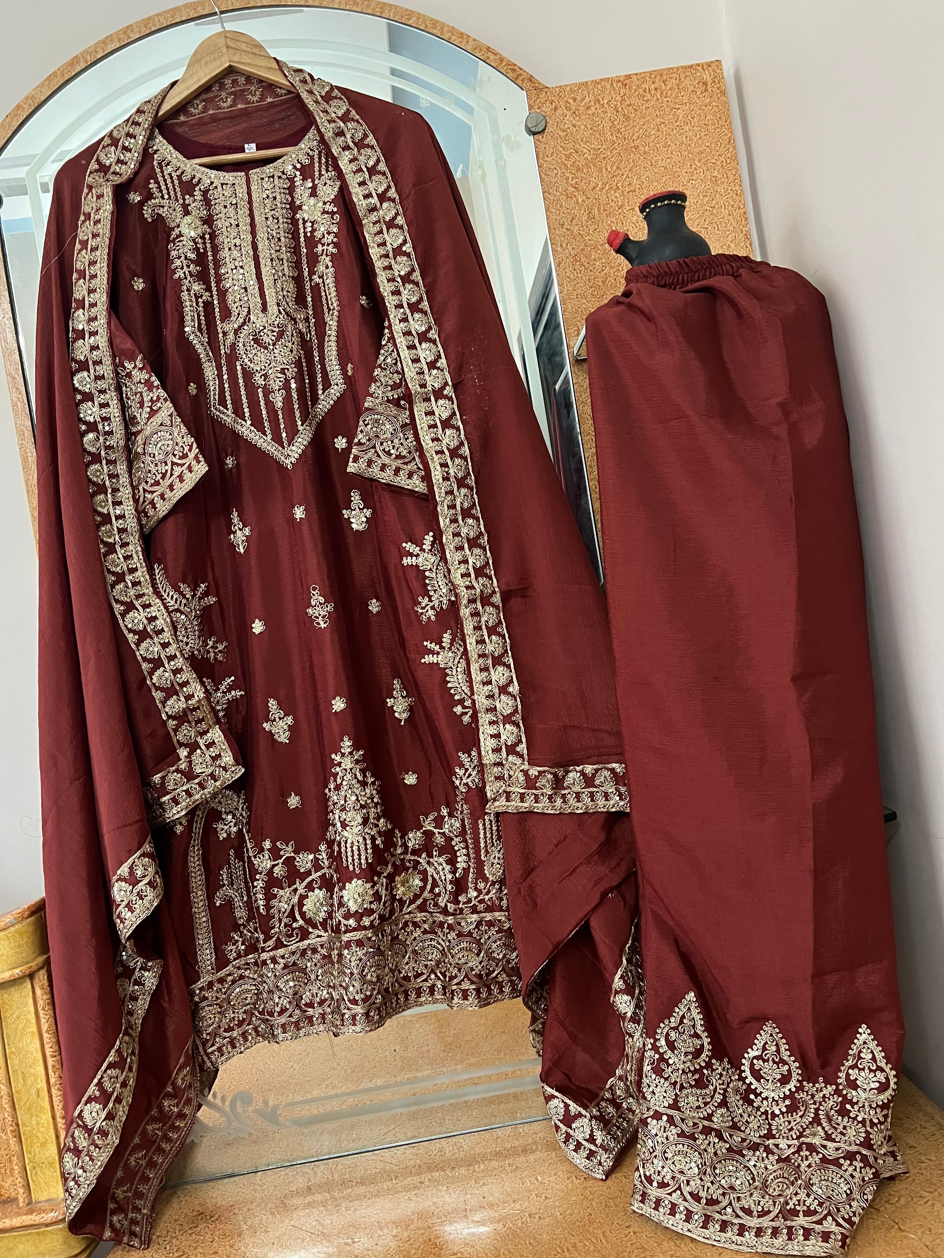 पार्टी वियर डिज़ाइनर टॉप-बॉटम और दुपट्टा