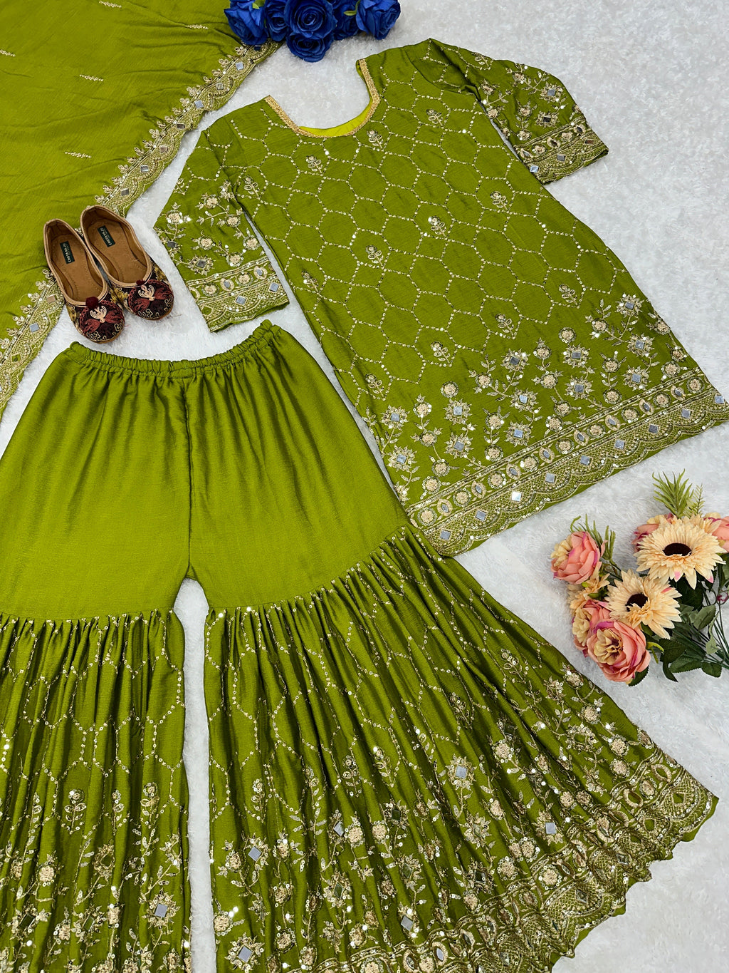 डिज़ाइनर पार्टी वियर टॉप प्लाज़ो और दुपट्टा असली मिरर वर्क के साथ