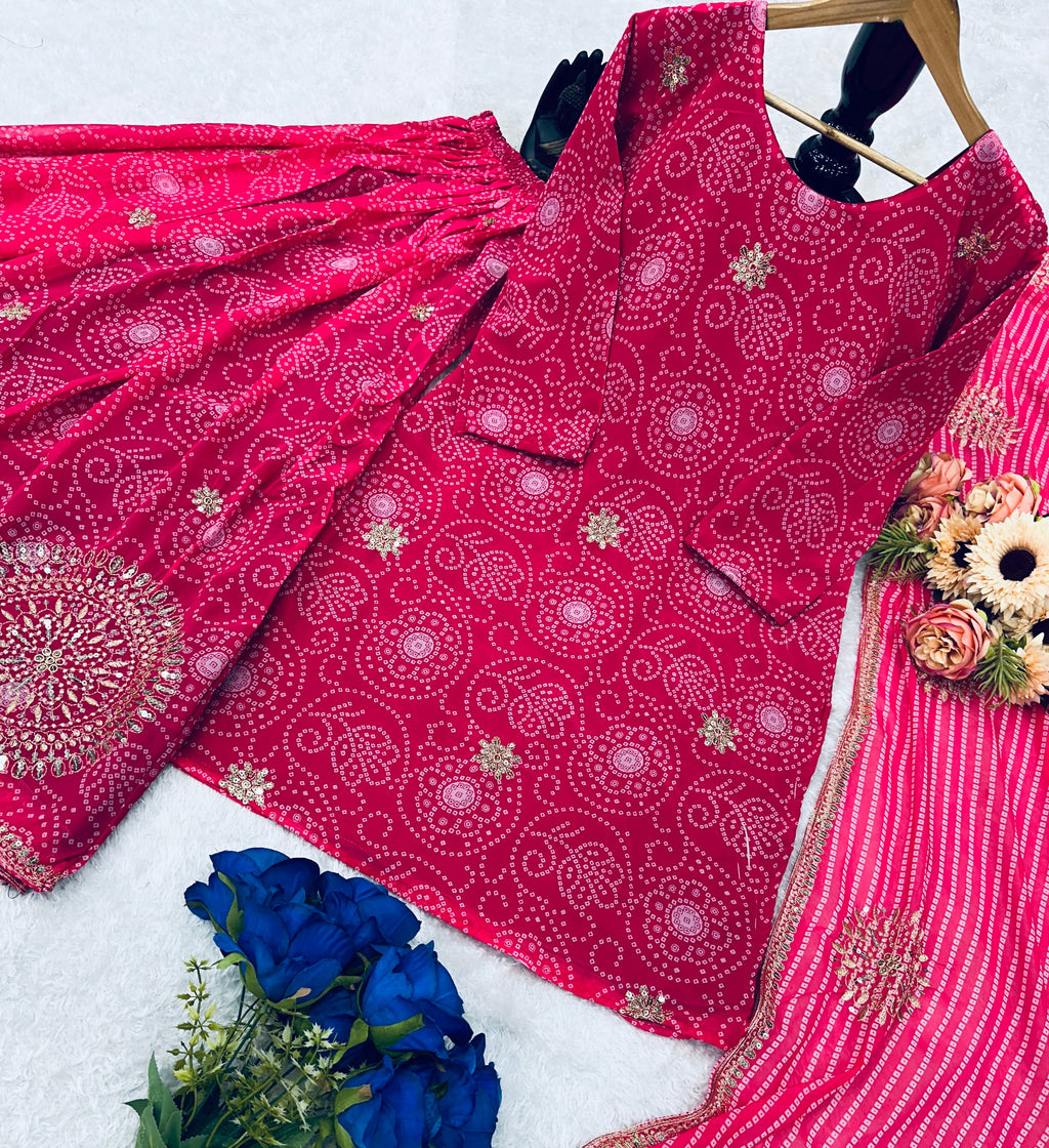 पार्टी में पहनने के लिए सुंदर टॉप और बॉटम दुपट्टे के साथ