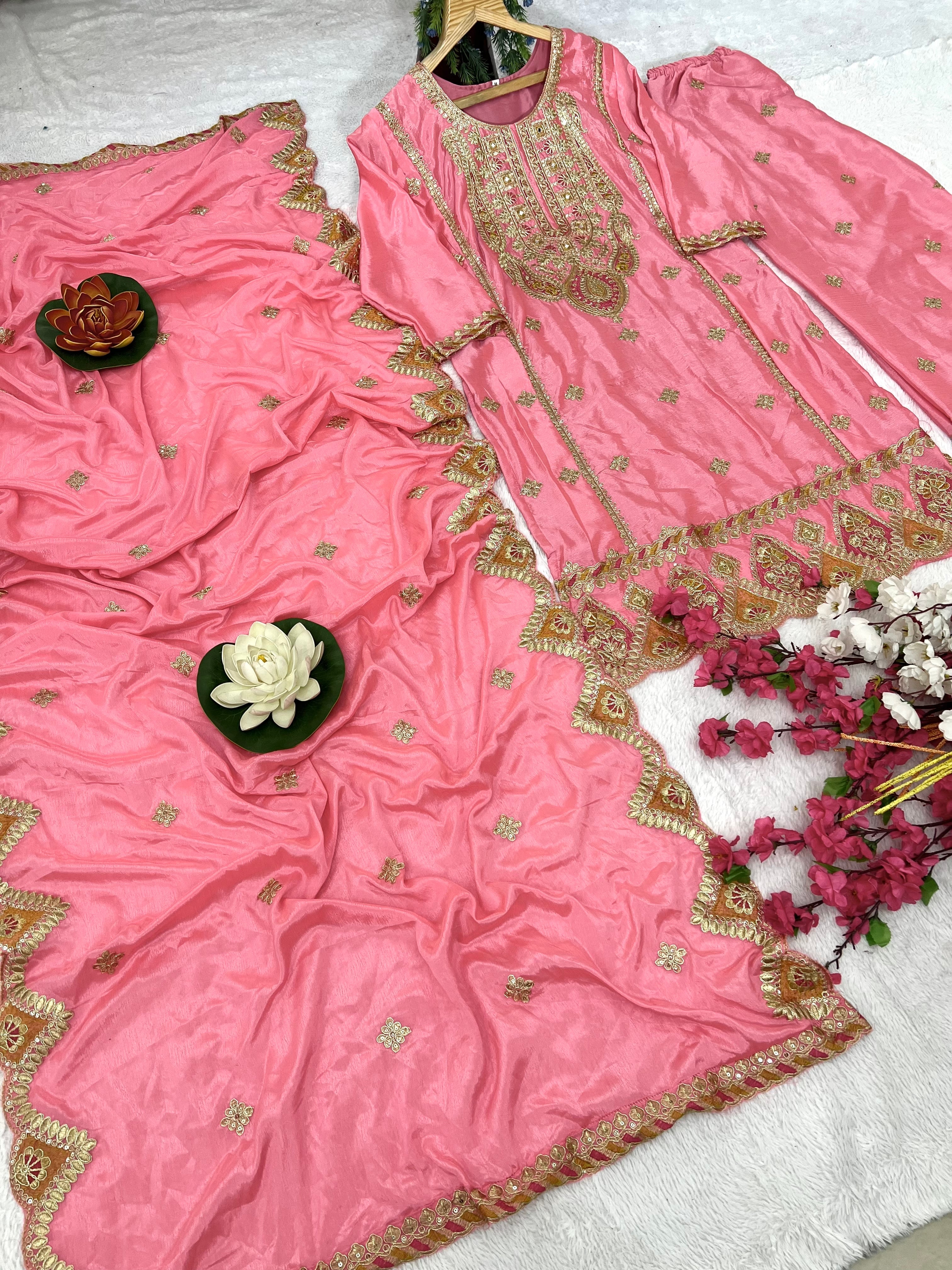 पार्टी में पहनने के लिए सुंदर टॉप और बॉटम फैंसी दुपट्टे के साथ