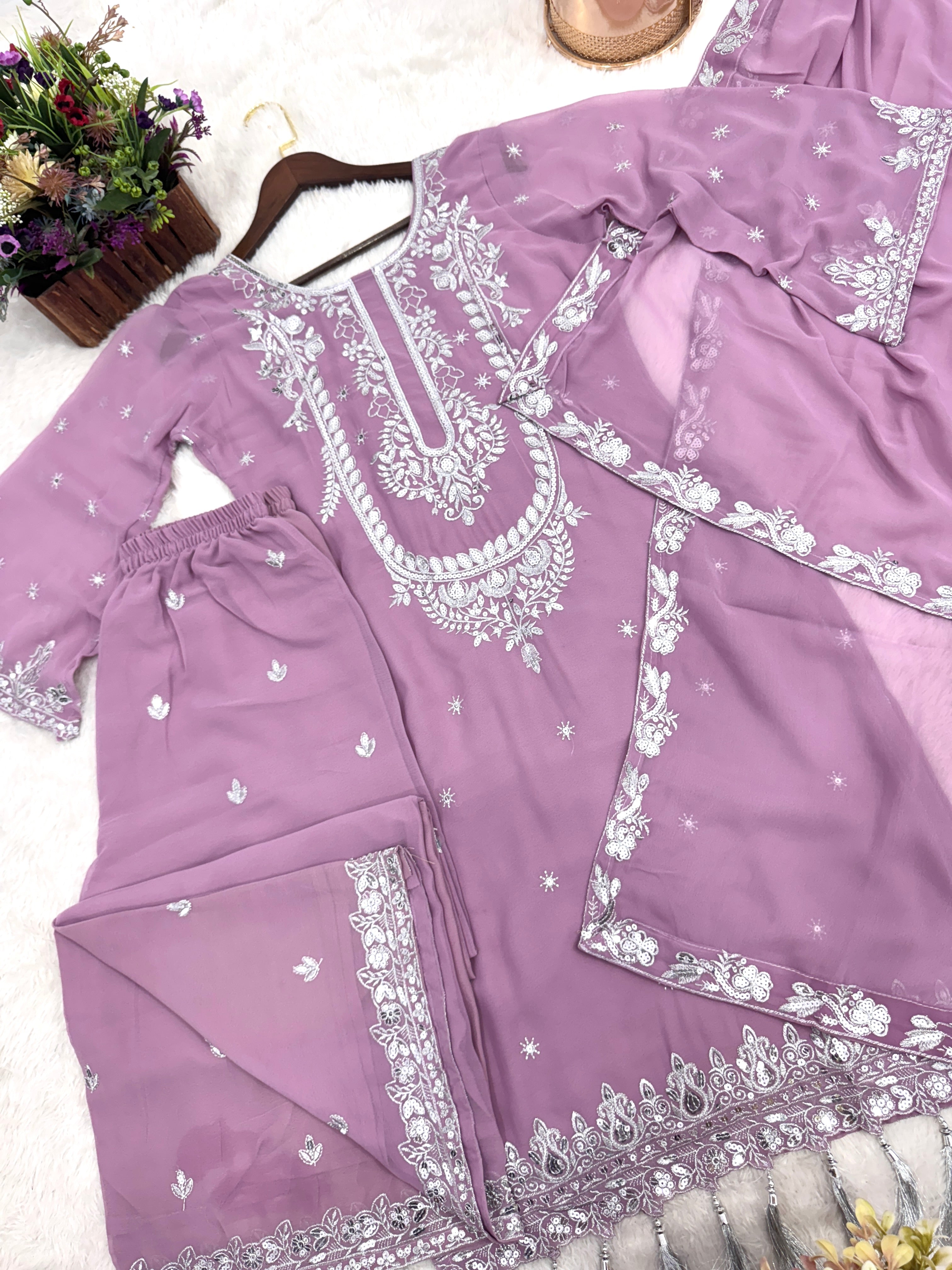 पार्टी वियर डिज़ाइनर टॉप और बॉटम दुपट्टे के साथ