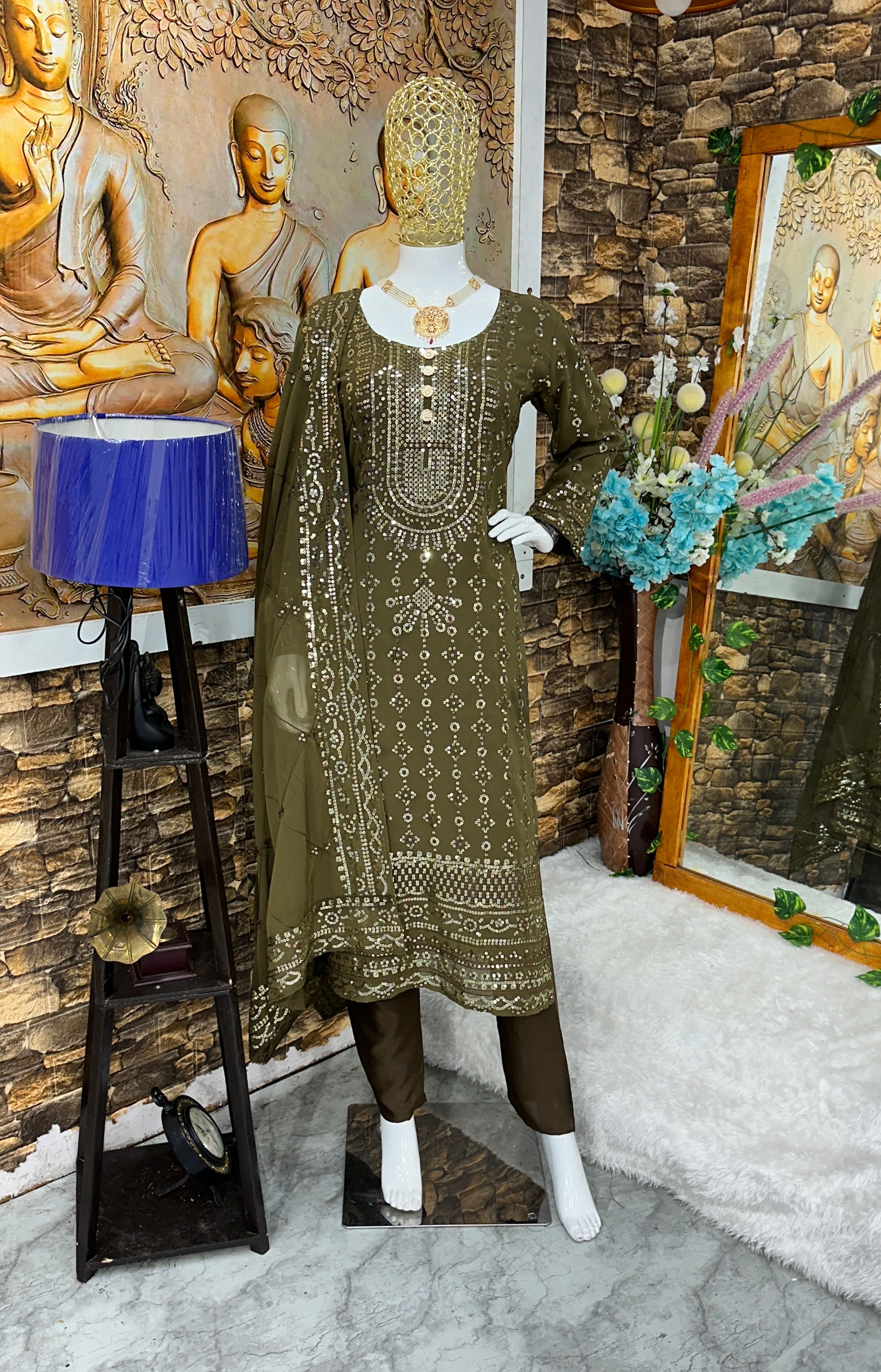 डिज़ाइनर पार्टी वियर टॉप और पेंट सुंदर दुपट्टे के साथ