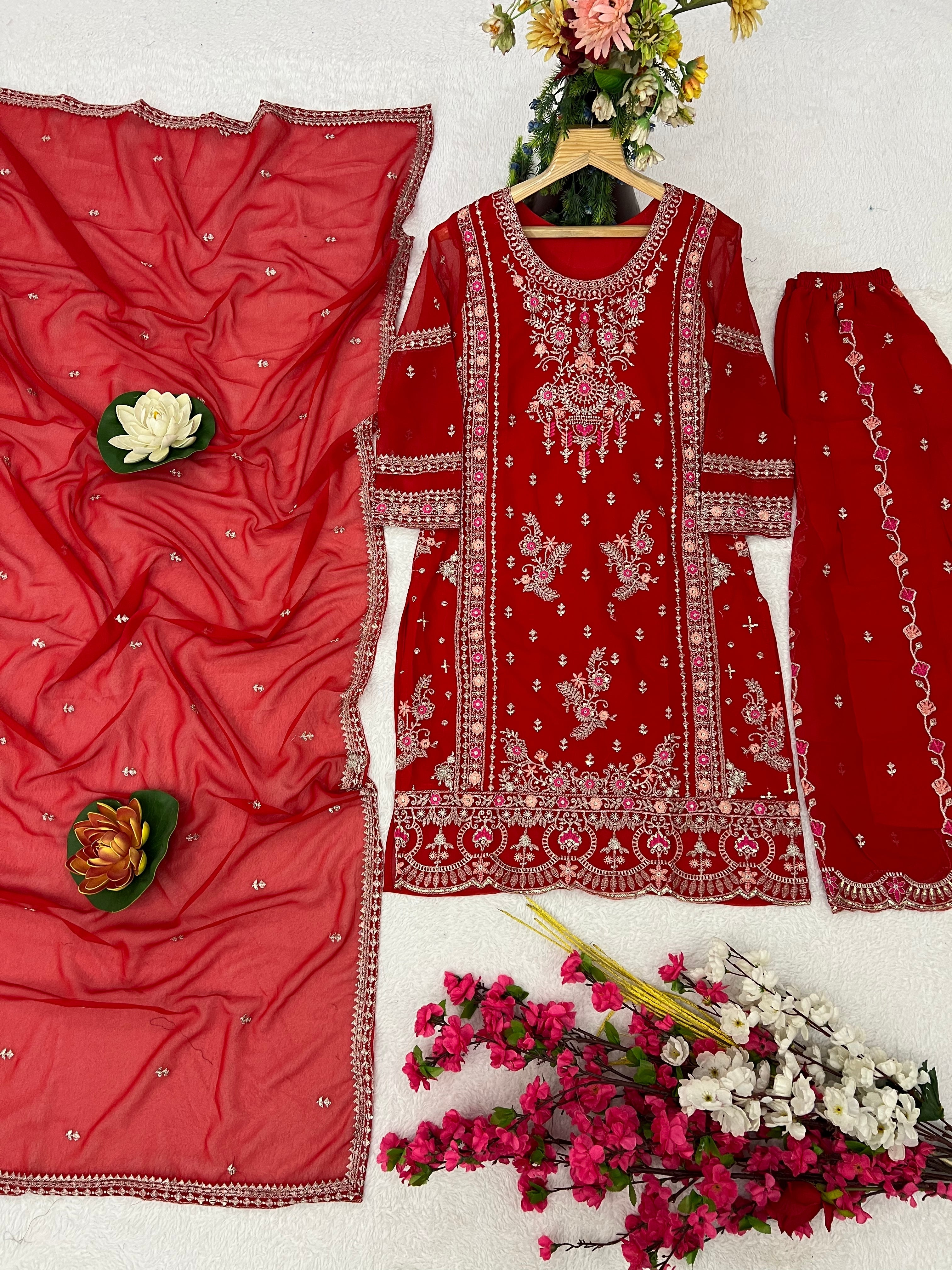 सुंदर दुपट्टे के साथ डिज़ाइनर पार्टी वियर टॉप और बॉटम