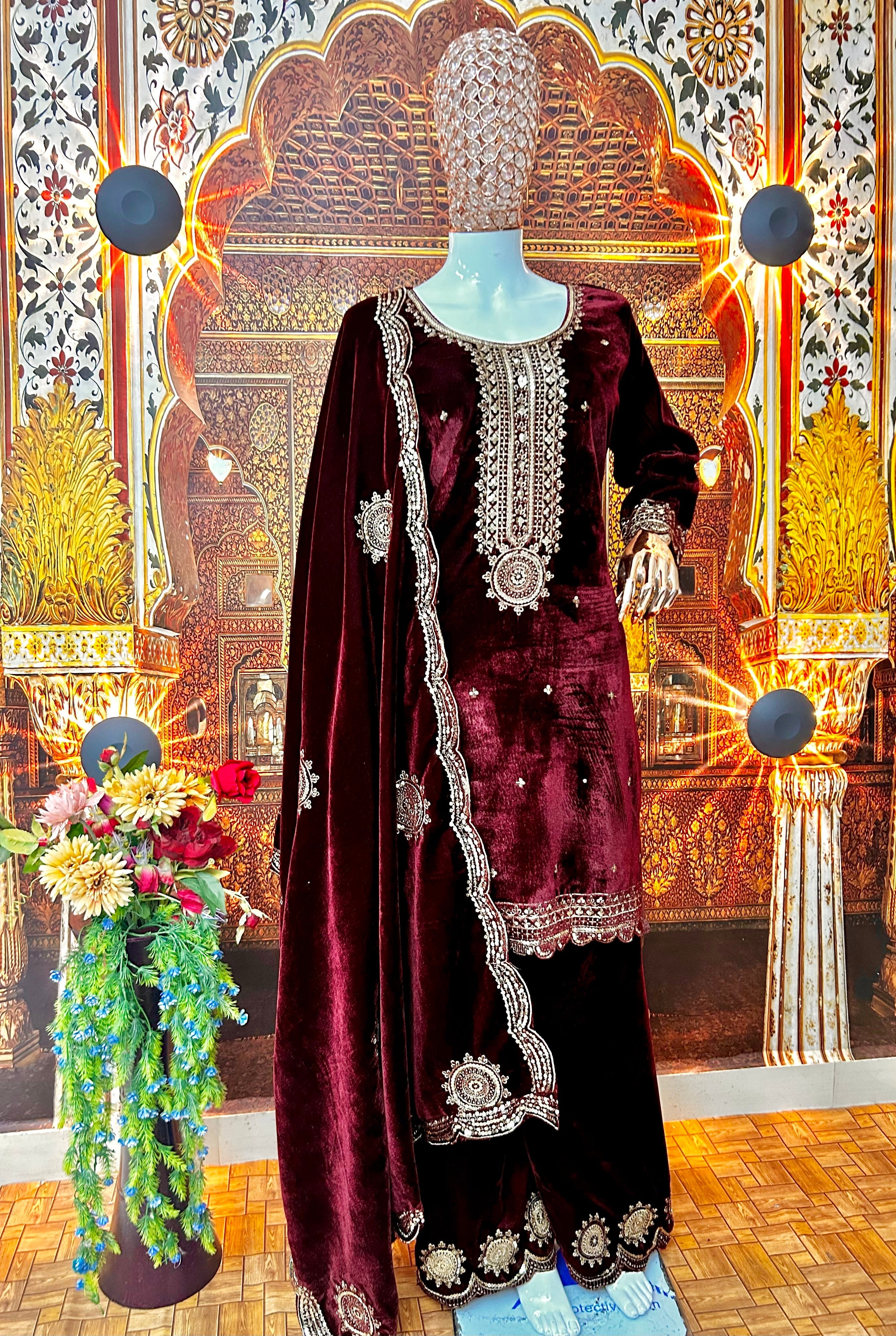 पार्टी वियर डिज़ाइनर टॉप-बॉटम और खूबसूरत दुपट्टा