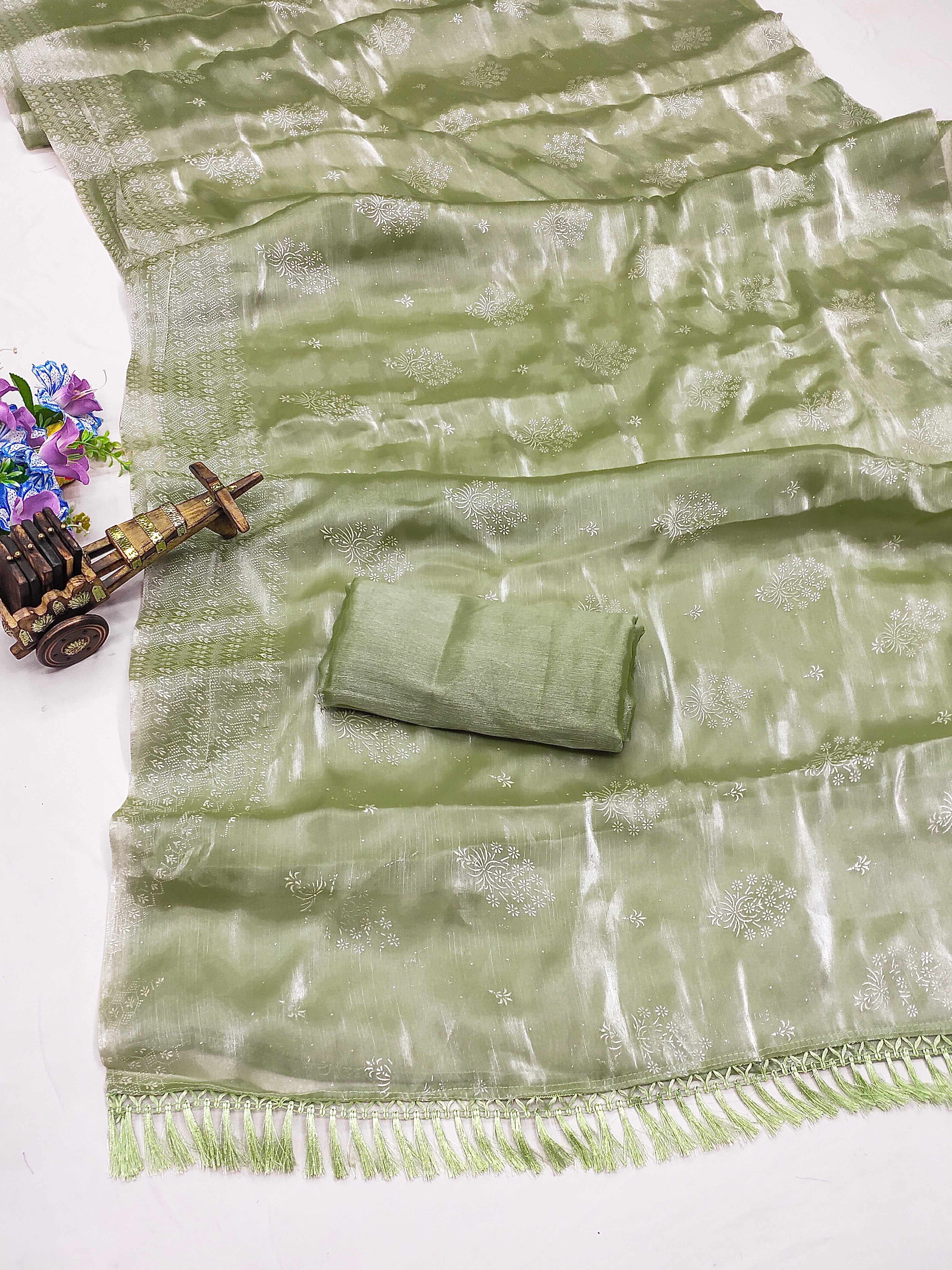 Designer Party Wear Saree With Beautiful Foil Prints Work