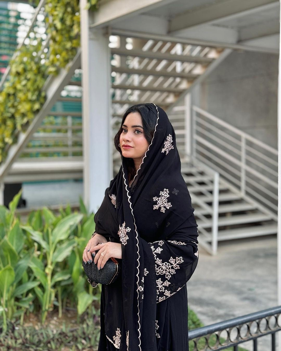 डिज़ाइनर पार्टी वियर लुक टॉप प्लाज़ो और दुपट्टा सेट