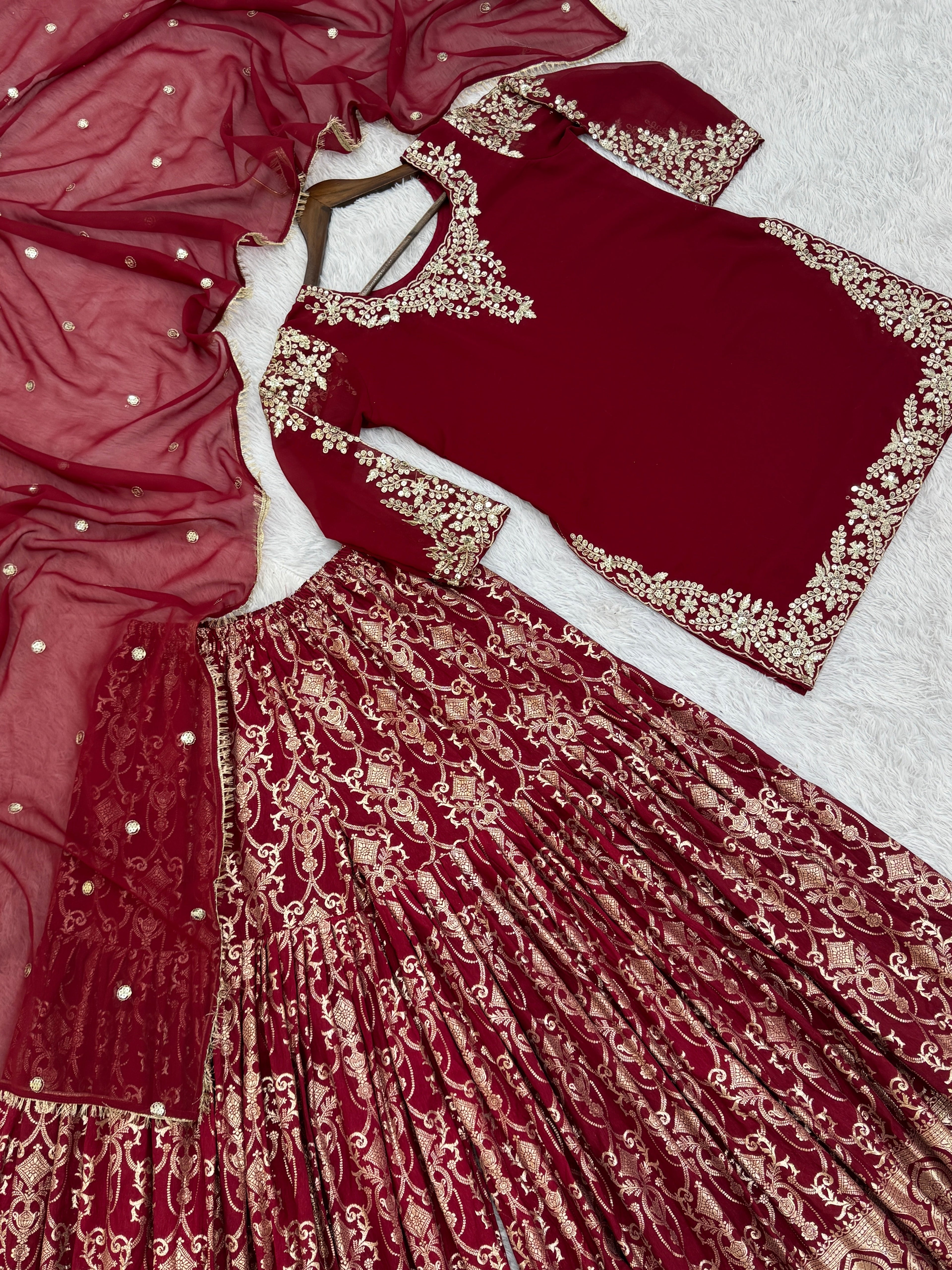 कढ़ाई और सीक्वेंस वर्क के साथ फैंसी टॉप-शरारा और दुपट्टा