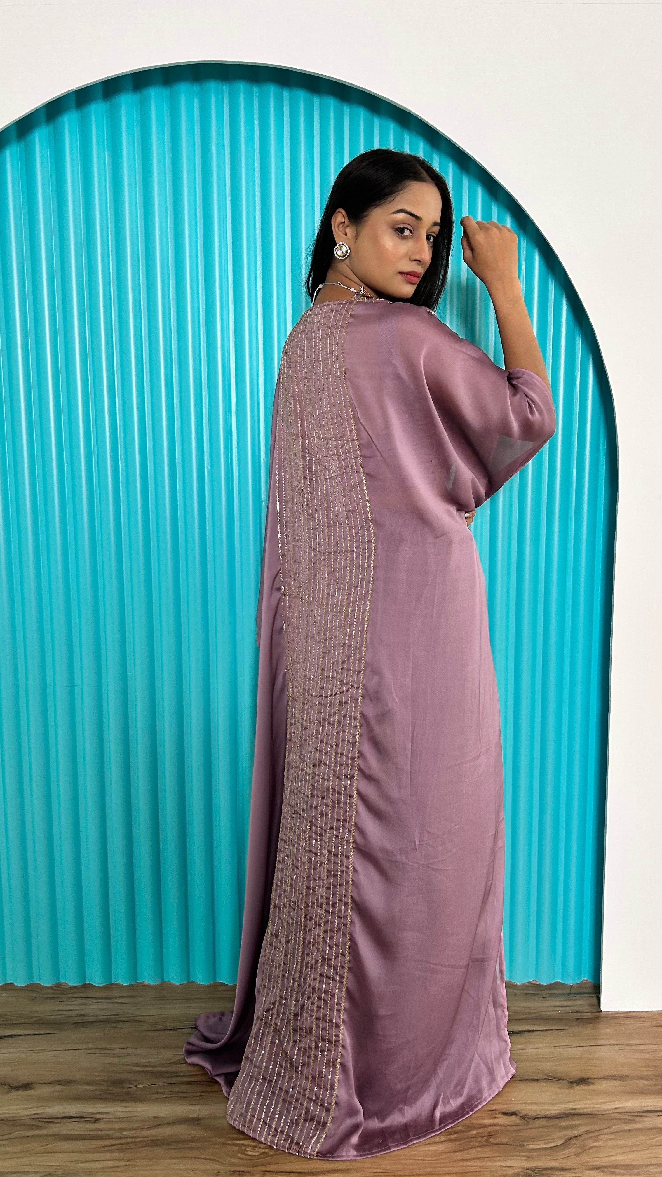 डिज़ाइनर पार्टी वियर इंडो वेस्टर्न सीक्वेंस और डोरी वर्क के साथ