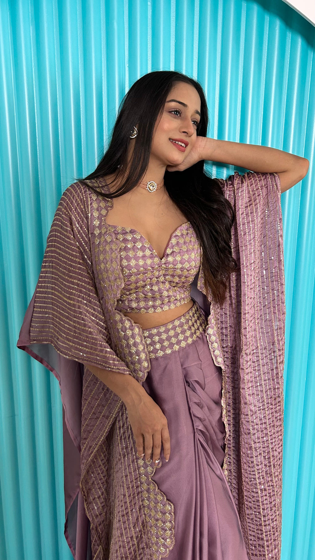 डिज़ाइनर पार्टी वियर इंडो वेस्टर्न सीक्वेंस और डोरी वर्क के साथ