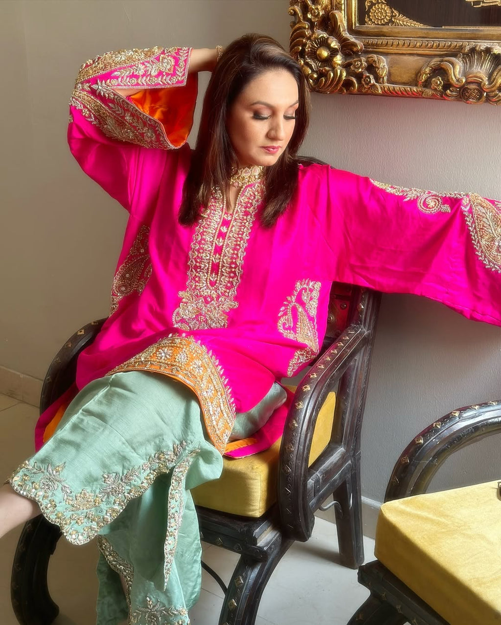 कढ़ाई के काम के साथ डिज़ाइनर पार्टी वियर टॉप प्लाज़ो और दुपट्टा 