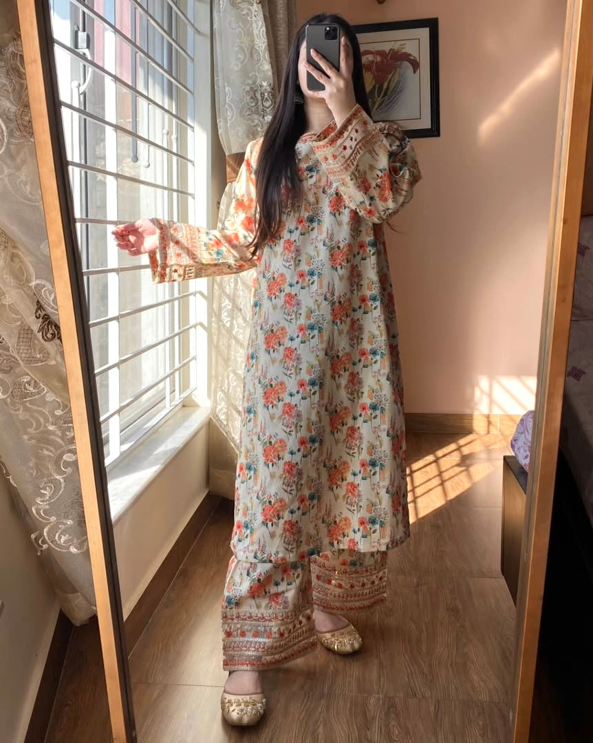 डिज़ाइनर पार्टी वियर लुक प्रिंटेड और कढ़ाई वाला को-ऑर्ड सेट