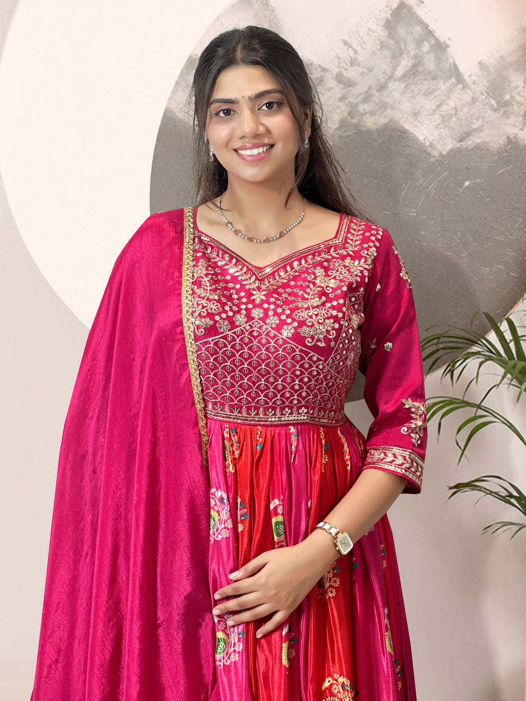 पार्टी वियर लुक खूबसूरत गाउन और दुपट्टा