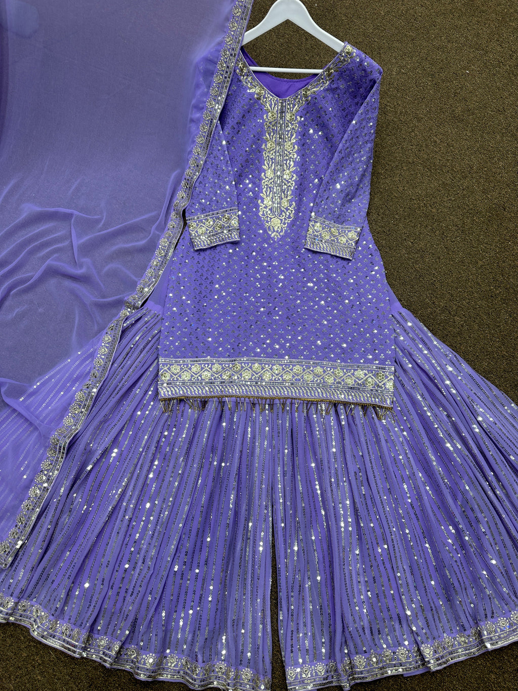 पार्टी वियर खूबसूरत टॉप - दुपट्टे के साथ शरारा