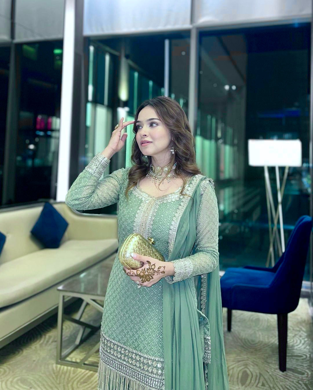 पार्टी वियर खूबसूरत टॉप - दुपट्टे के साथ शरारा