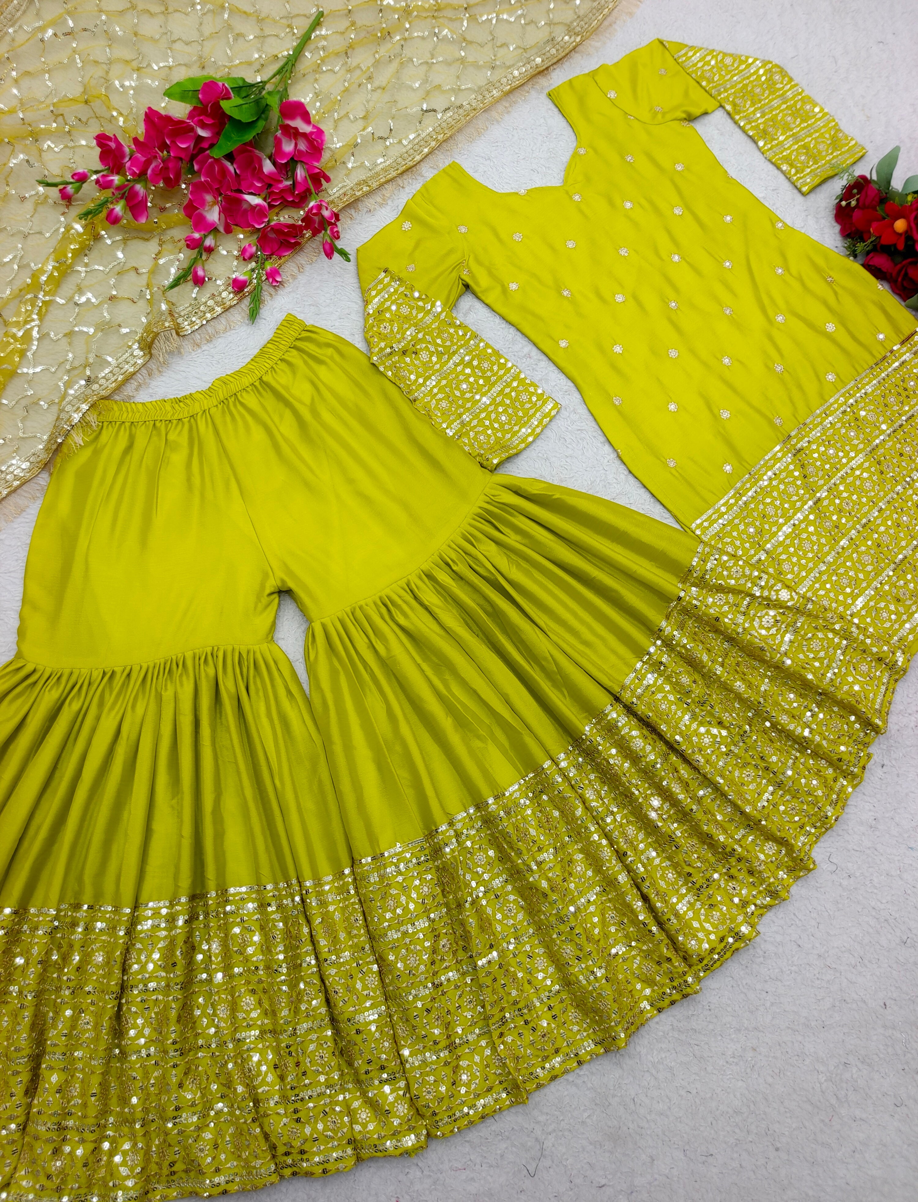 डिज़ाइनर पार्टी वियर टॉप-सररा दुपट्टे के साथ कढ़ाई वर्क के साथ