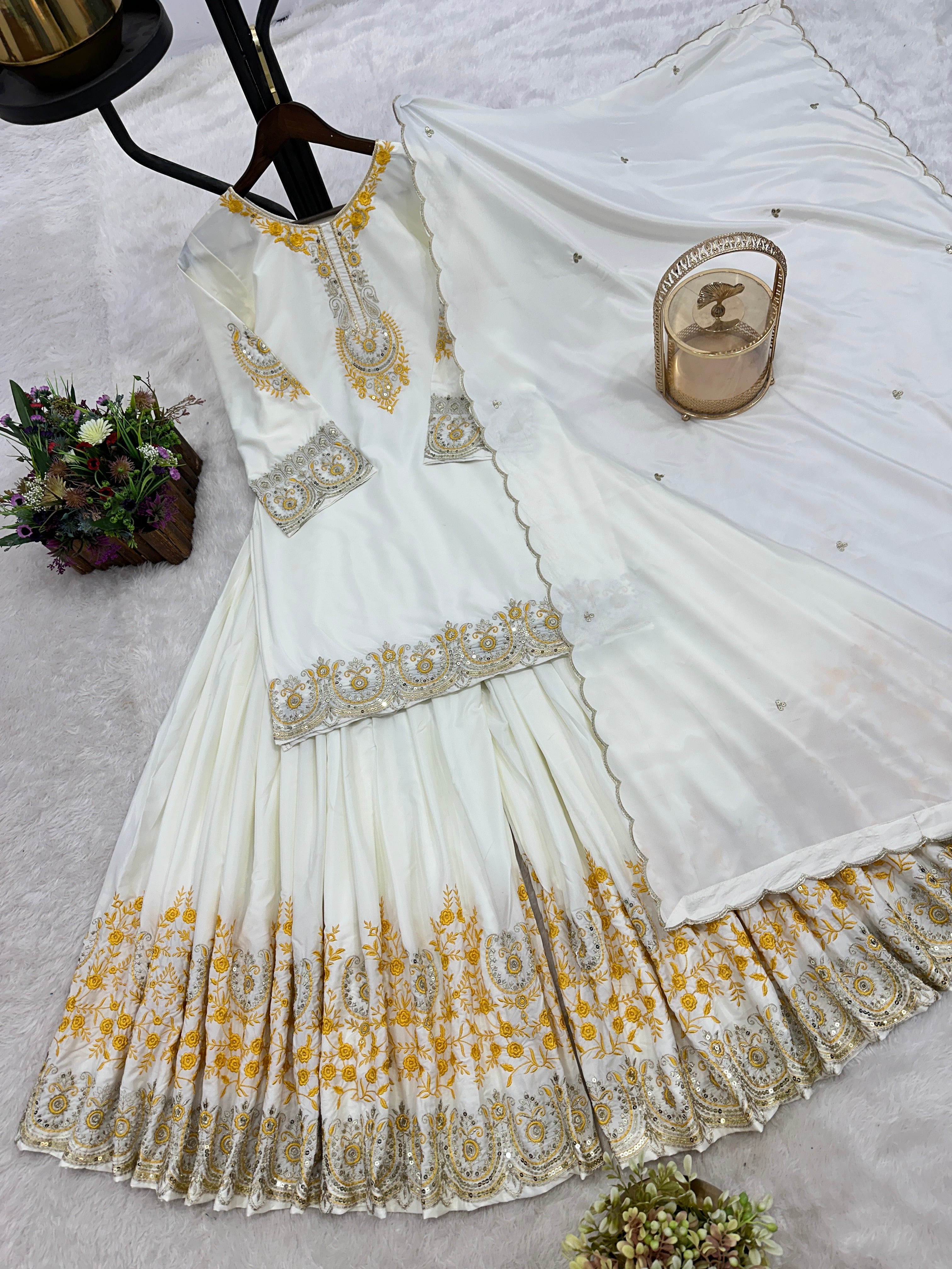 डिज़ाइनर पार्टी वियर फैंसी टॉप-प्लाज़ो और दुपट्टा