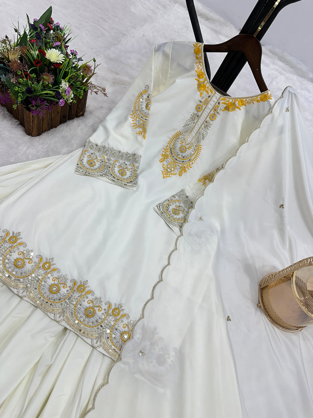 डिज़ाइनर पार्टी वियर फैंसी टॉप-प्लाज़ो और दुपट्टा