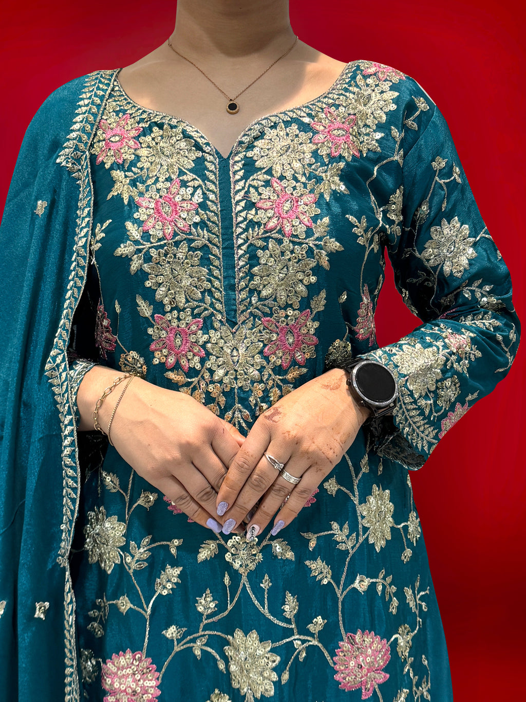 पार्टी वियर खूबसूरत टॉप-बॉटम और फैंसी दुपट्टा