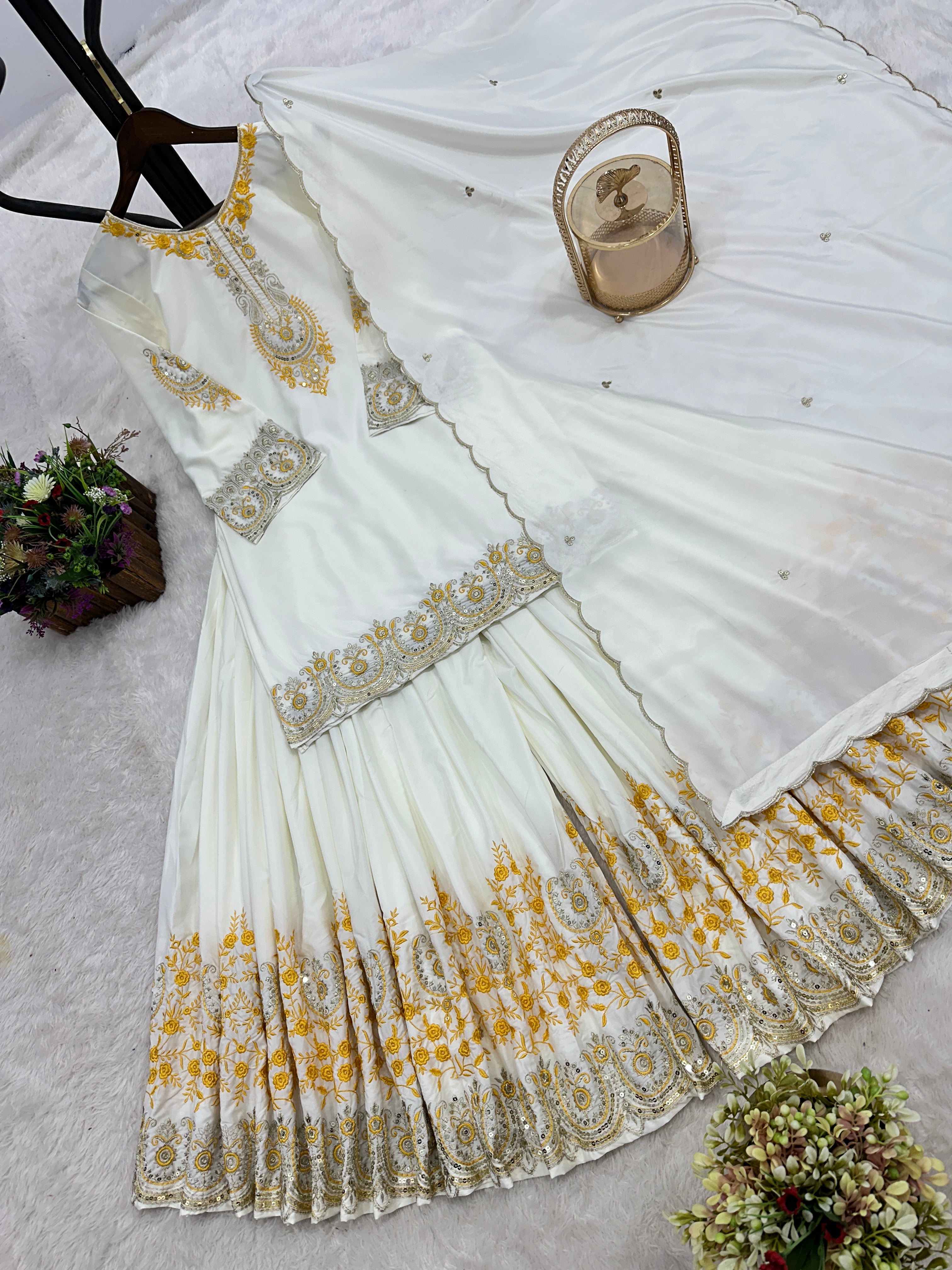 डिज़ाइनर पार्टी वियर फैंसी टॉप-प्लाज़ो और दुपट्टा