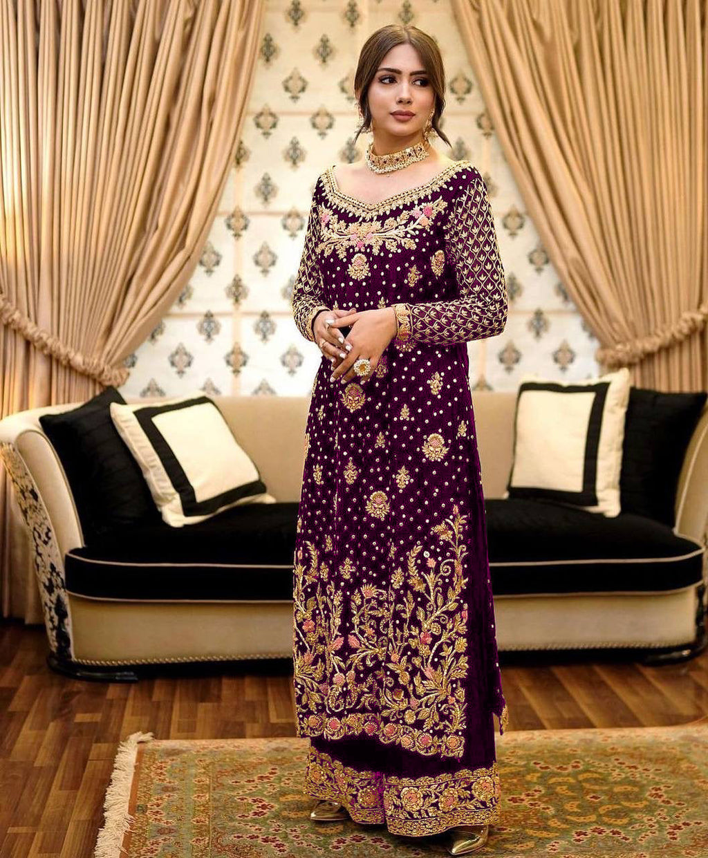 डिज़ाइनर टॉप - कढ़ाई और रिवेटेड मोती वर्क के साथ दुपट्टे के साथ प्लाज़ो