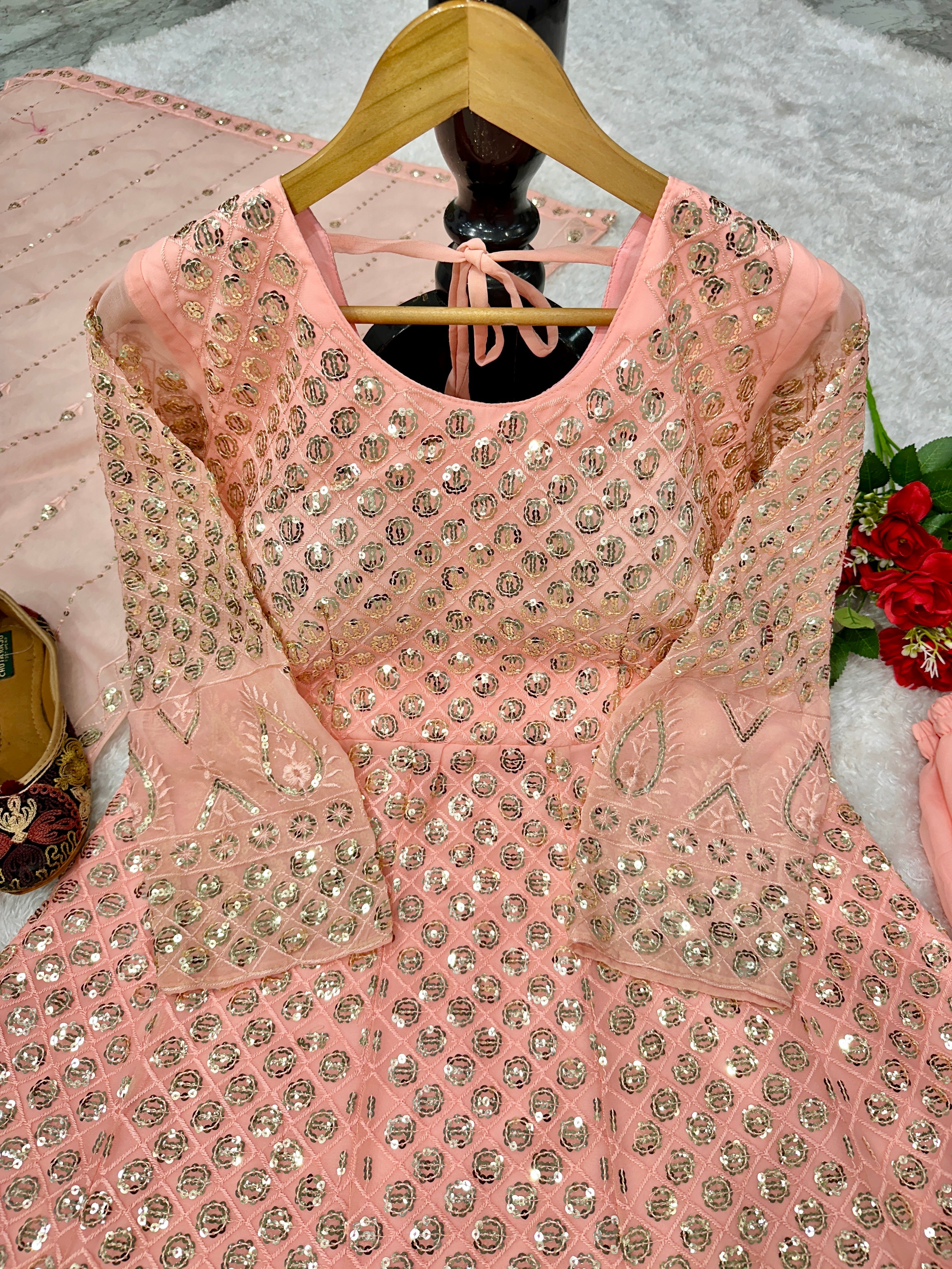 डिज़ाइनर पार्टी वियर लुक नायरा कुर्ती प्लाज़ो और दुपट्टे के साथ