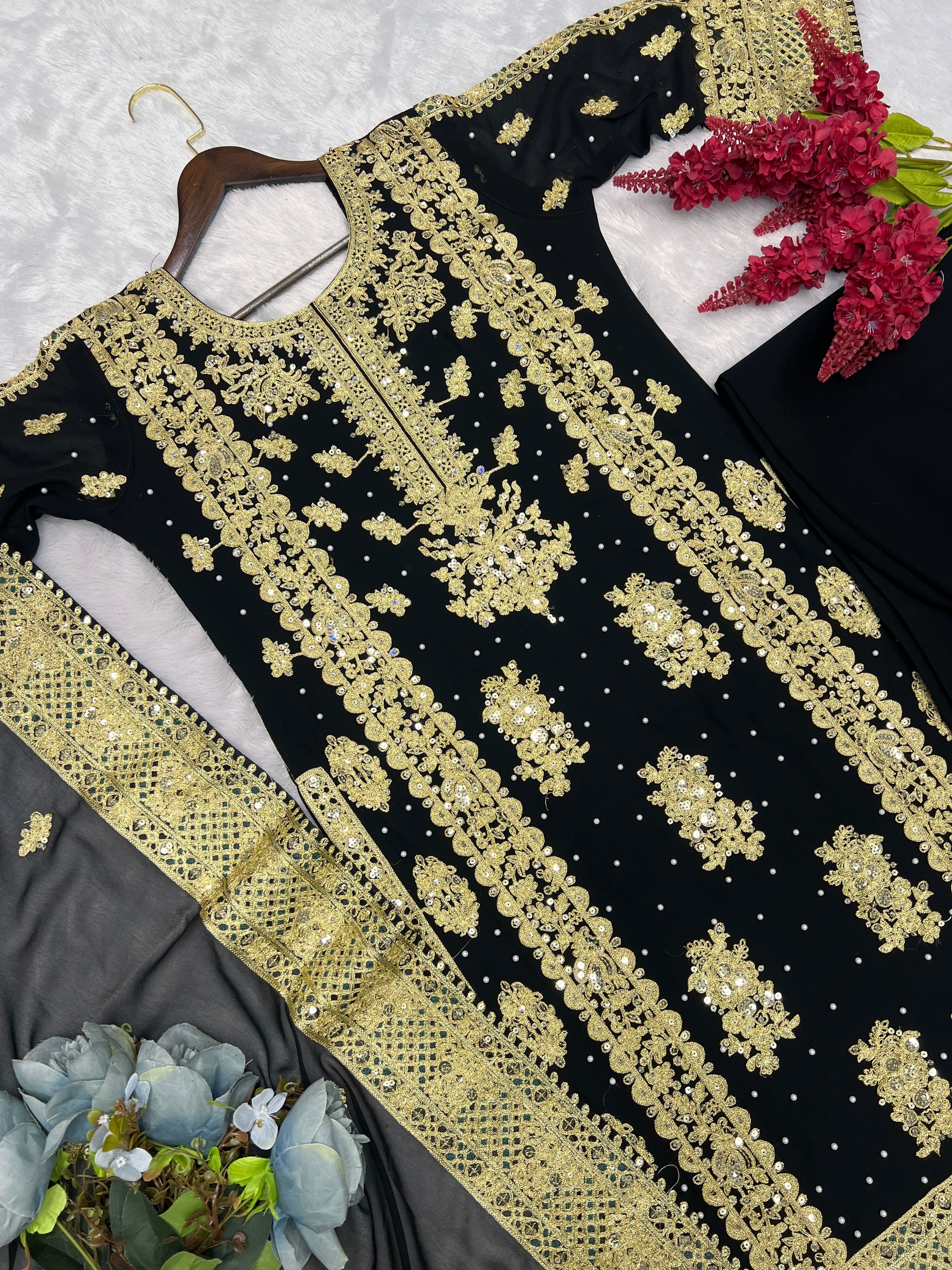 टॉप - कढ़ाई सेक्विन वर्क के साथ दुपट्टे के साथ प्लाज़ो