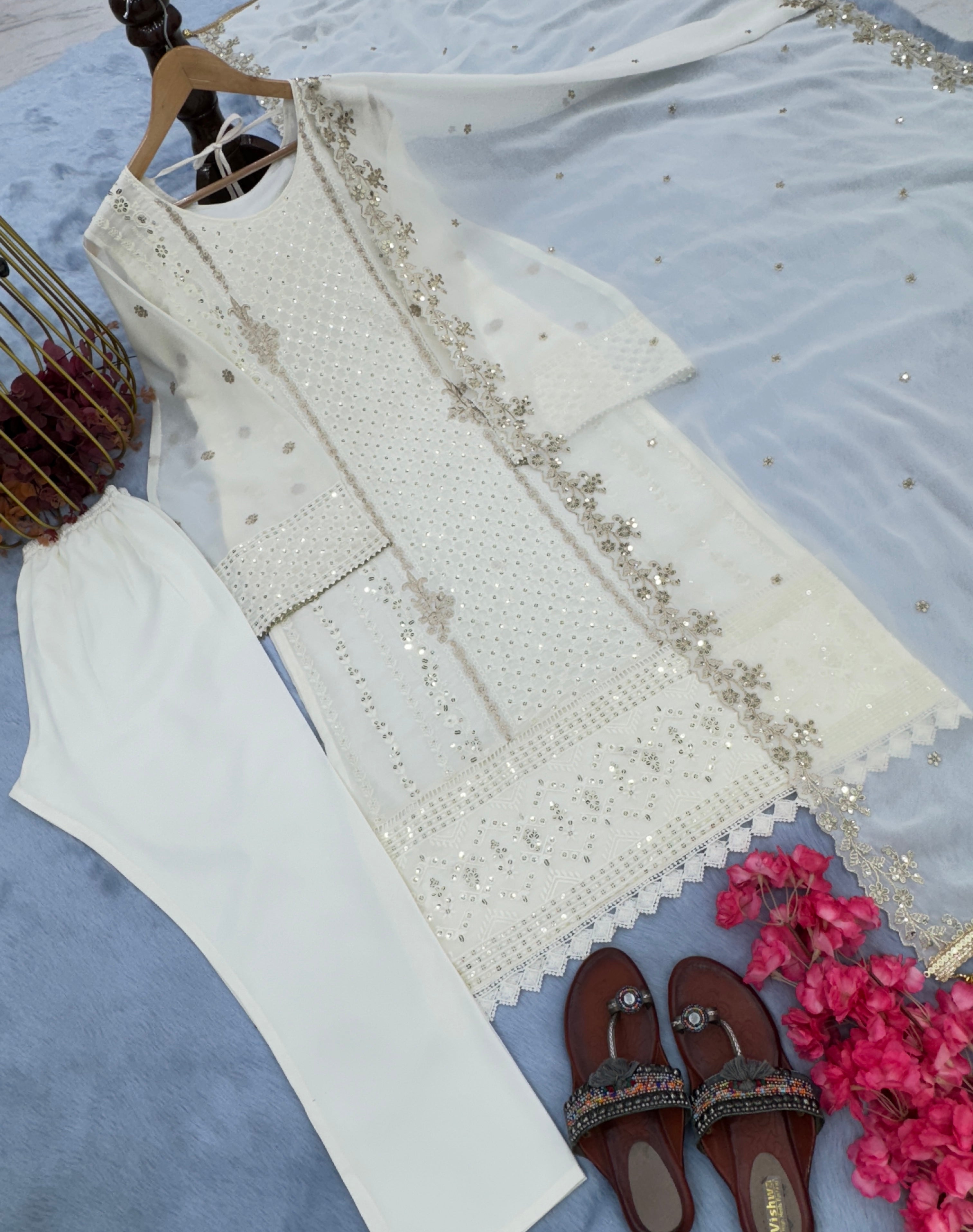 डिज़ाइनर पार्टी वियर टॉप बॉटम और दुपट्टा कढ़ाई सीक्वेंस वर्क के साथ