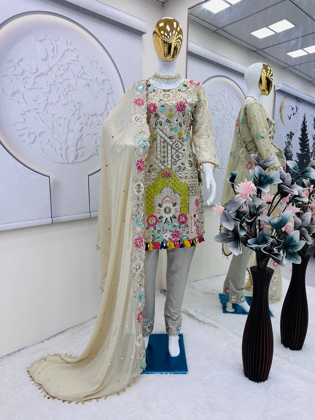 असली शीशे और हाथ के काम वाला डिज़ाइनर पार्टी वियर सूट सेट