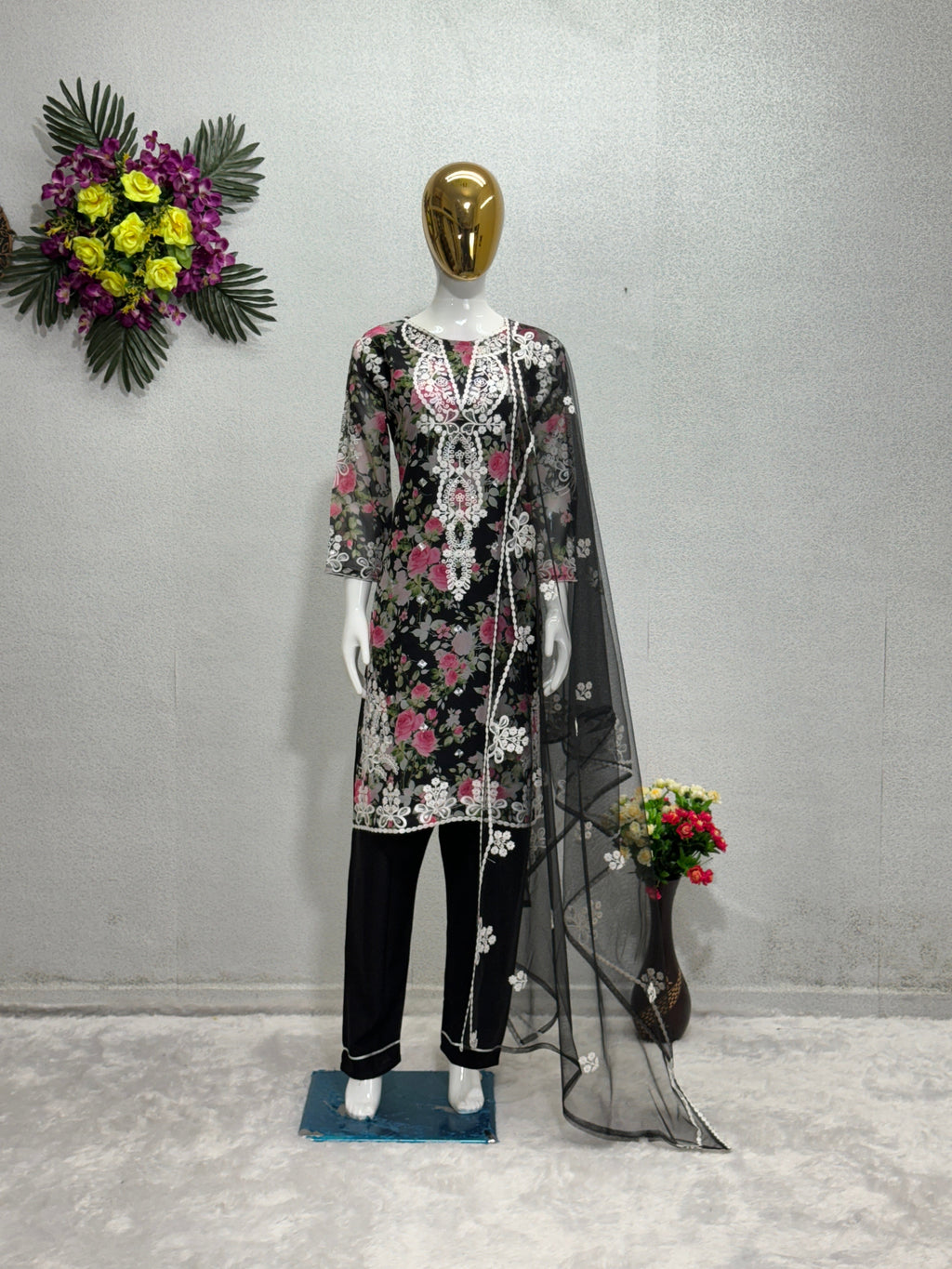 डिज़ाइनर पार्टी वियर टॉप प्लाज़ो और दुपट्टा