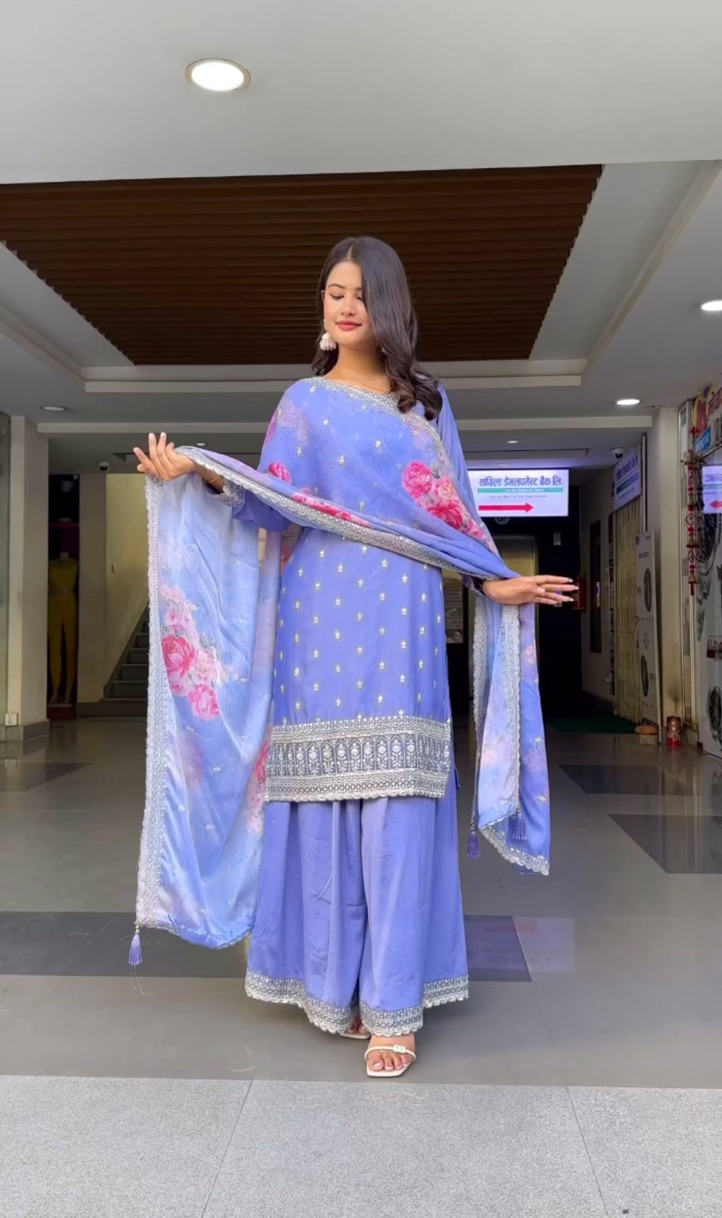 पार्टी वियर खूबसूरत टॉप और प्लाज़ो फैंसी दुपट्टे के साथ