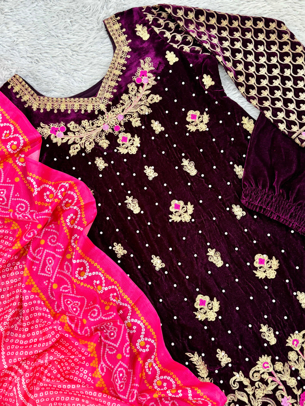 डिज़ाइनर टॉप - कढ़ाई और रिवेटेड मोती वर्क के साथ दुपट्टे के साथ प्लाज़ो