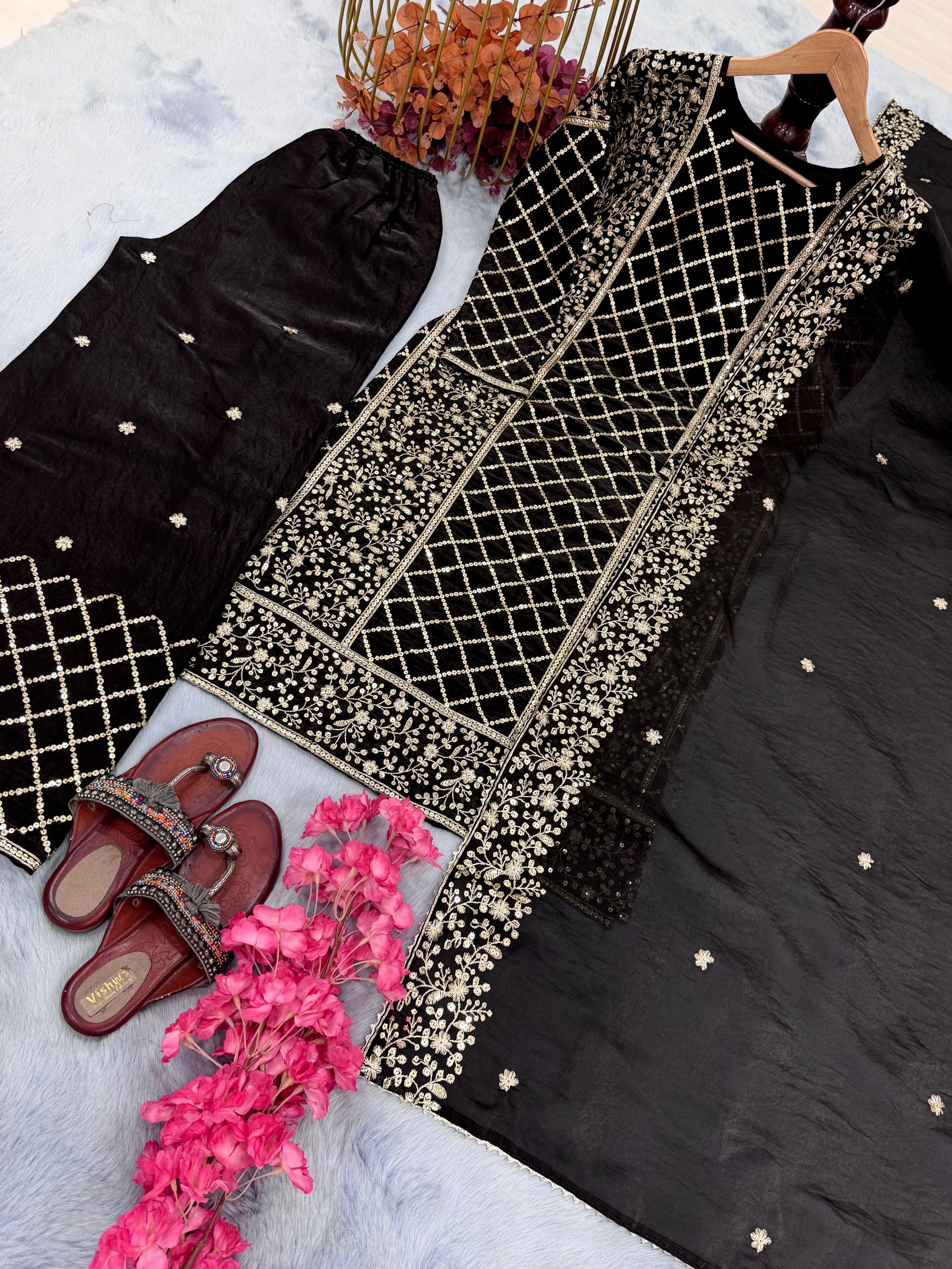 कढ़ाई अनुक्रम कार्य के साथ डिजाइनर टॉप प्लाज़ो और दुपट्टा