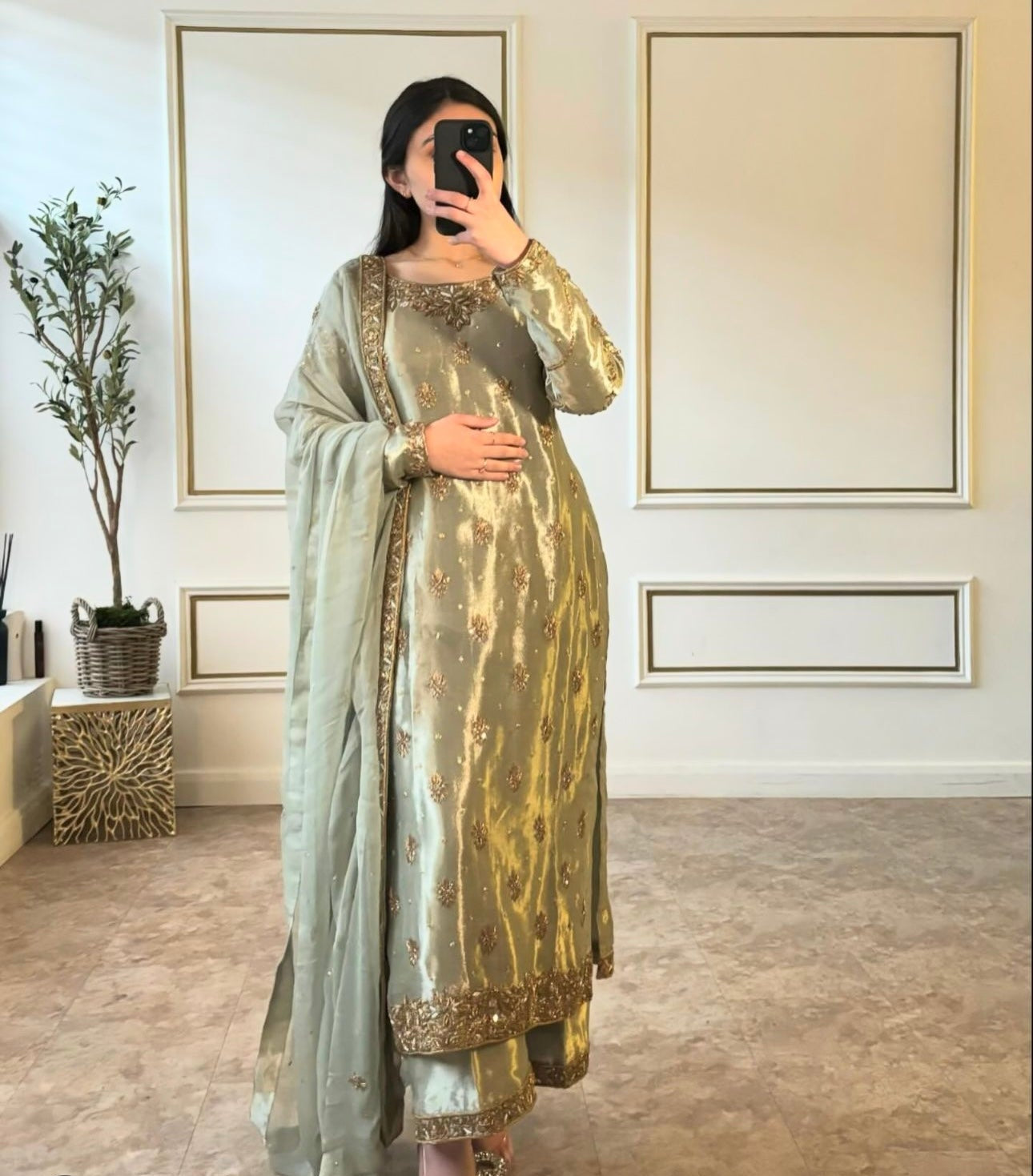 डिज़ाइनर पार्टी वियर टॉप-प्लाज़ो और कढ़ाई वर्क वाला दुपट्टा