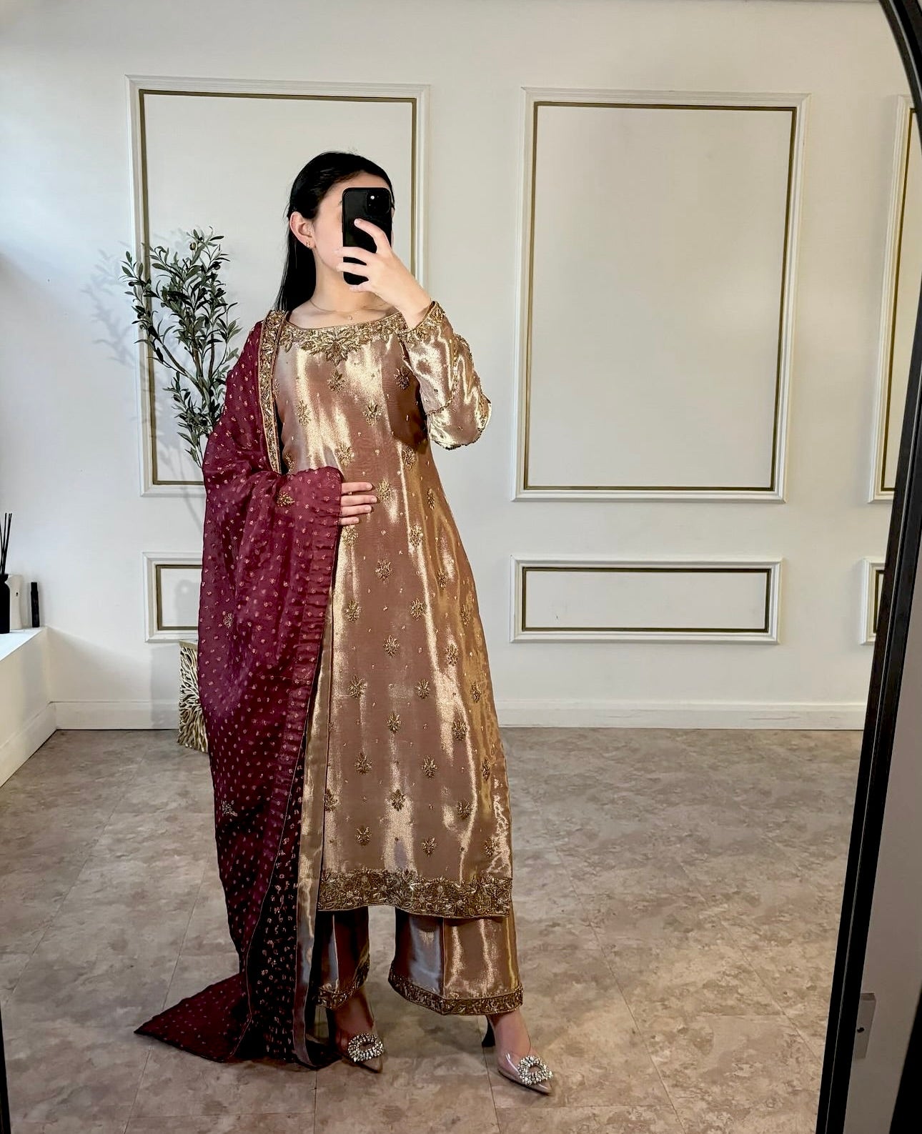 डिज़ाइनर पार्टी वियर टॉप-प्लाज़ो और कढ़ाई वर्क वाला दुपट्टा