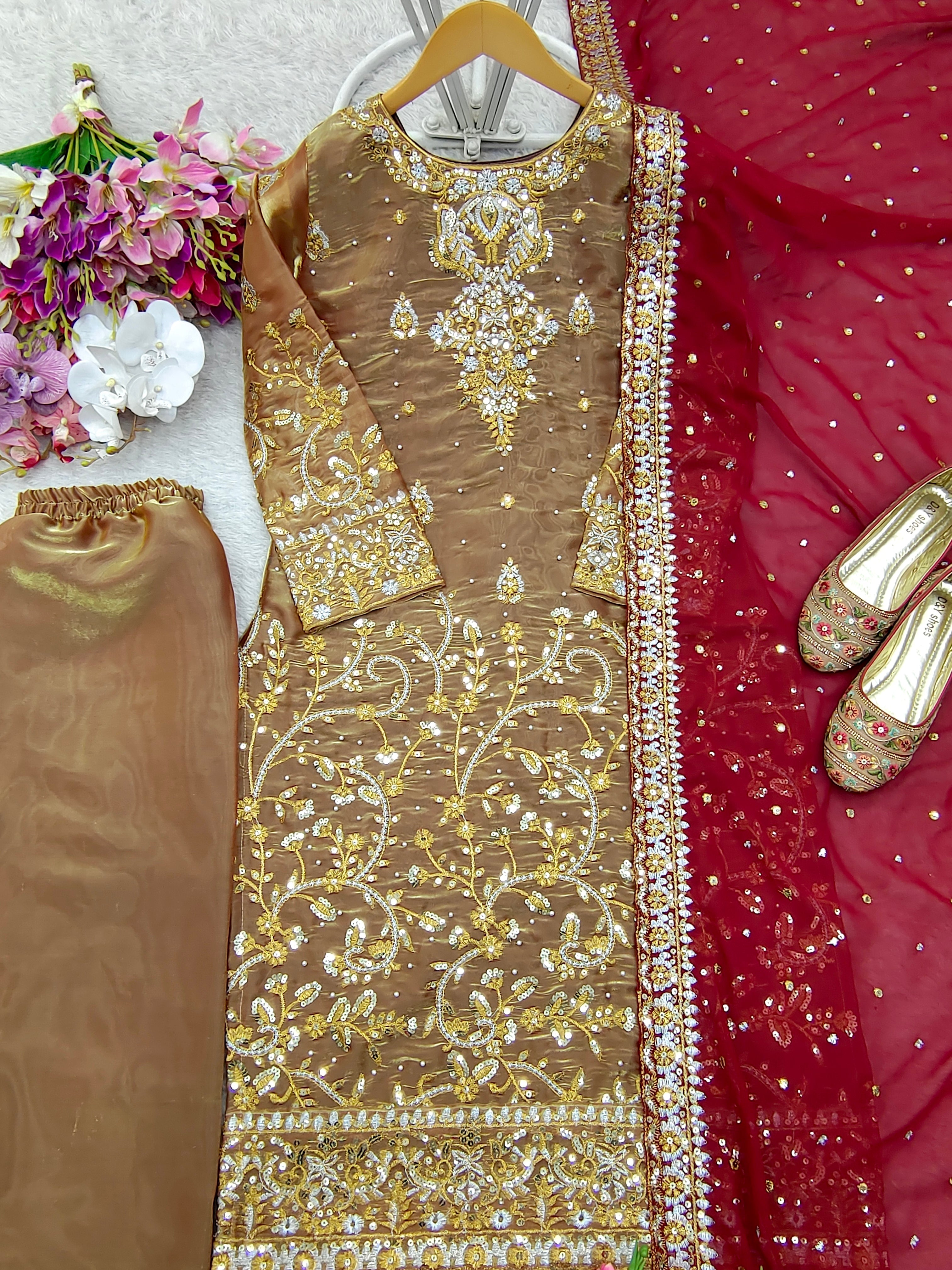 पार्टी वियर डिज़ाइनर टॉप-पेंट और दुपट्टा मोती वर्क के साथ