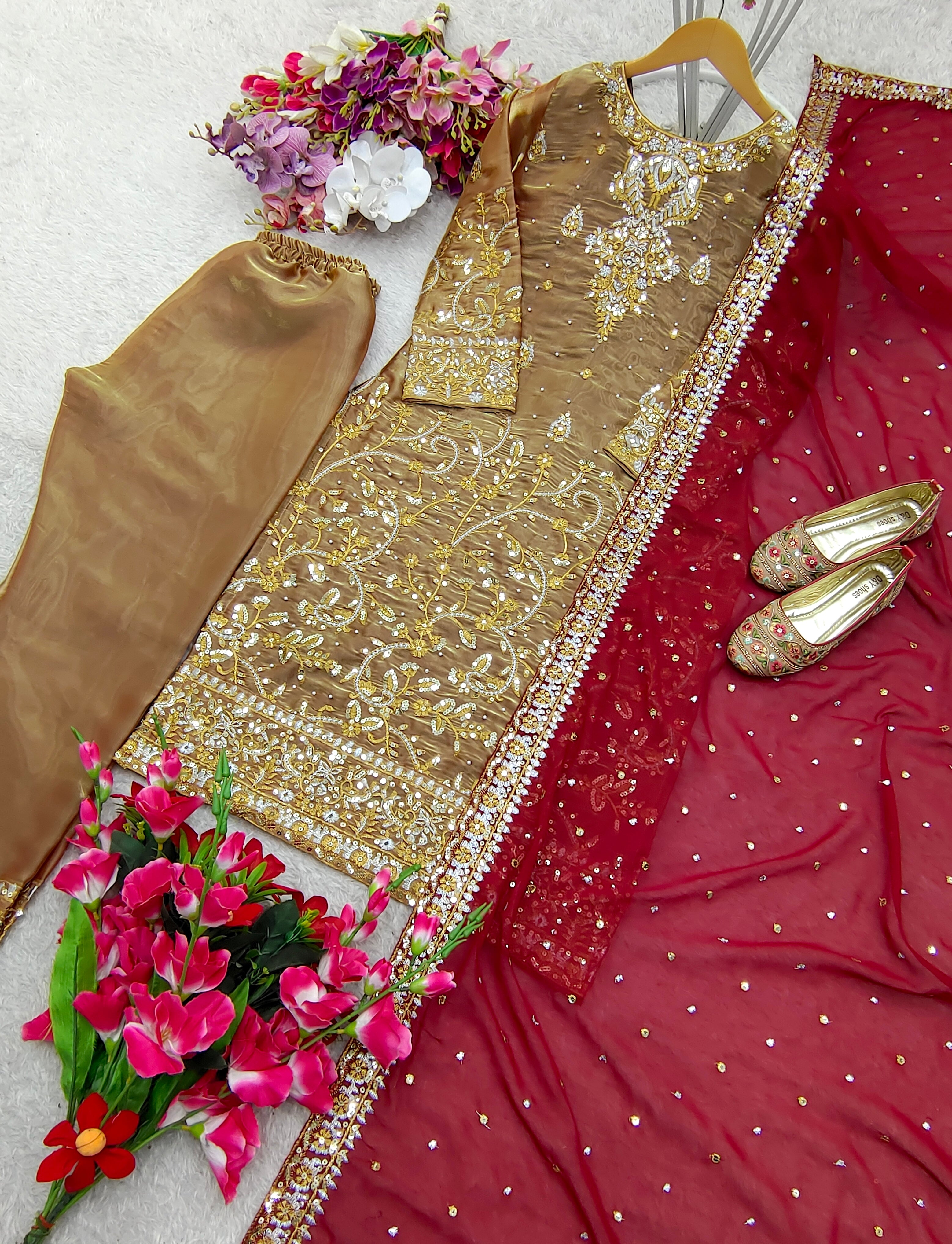 पार्टी वियर डिज़ाइनर टॉप-पेंट और दुपट्टा मोती वर्क के साथ