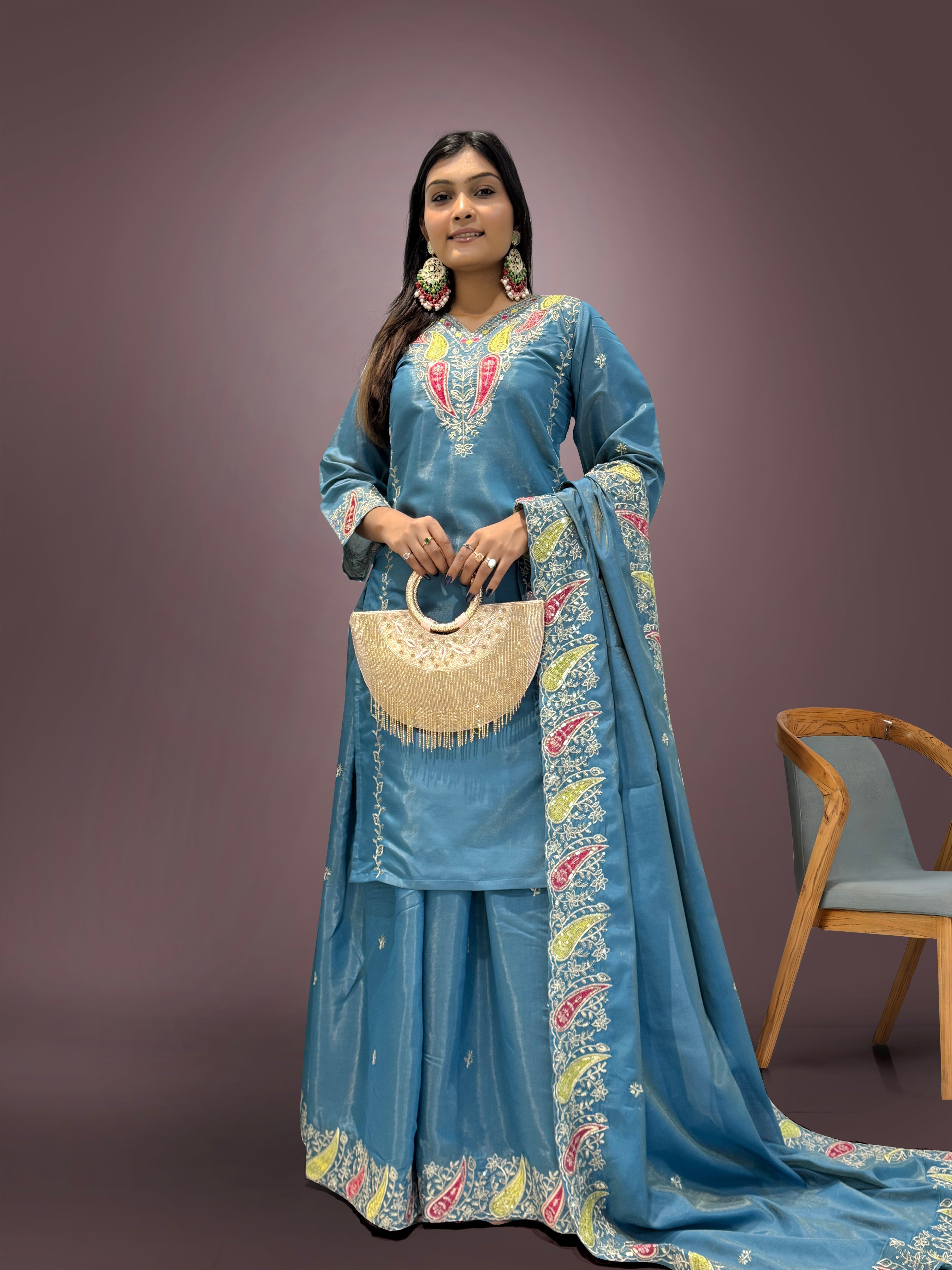 पार्टी वियर खूबसूरत टॉप-बॉटम और दुपट्टा