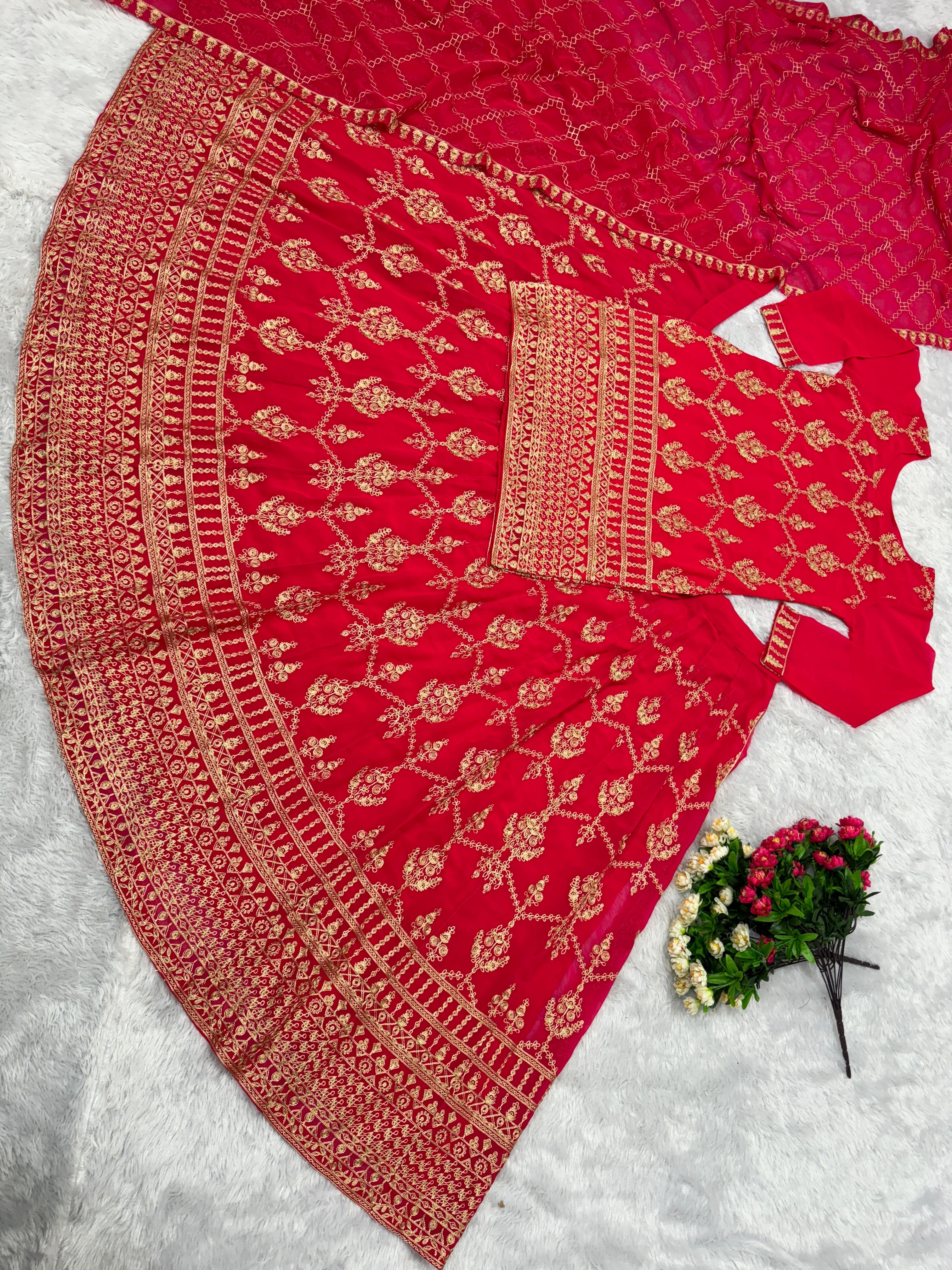 डिज़ाइनर वियर टॉप लहंगा और दुपट्टा चाइनीज़ स्टिच वर्क के साथ