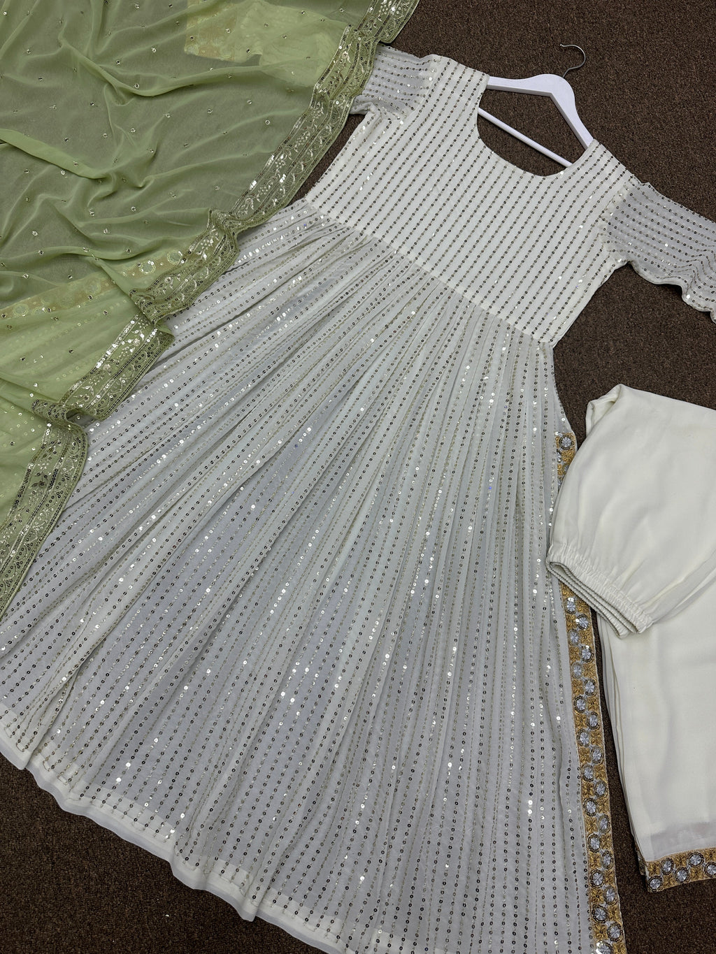 फैंसी टॉप - कढ़ाई और सेक्विन वर्क के साथ प्लाज़ो और दुपट्टा