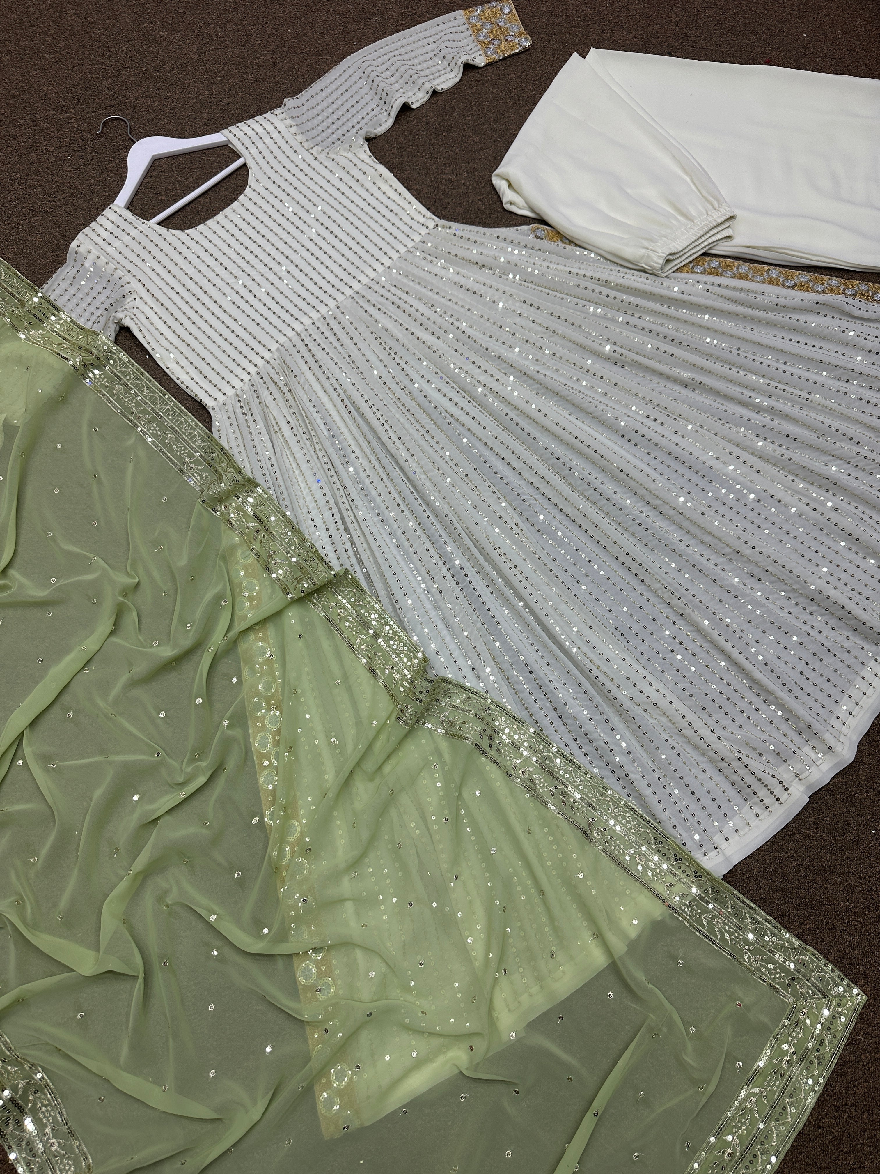 फैंसी टॉप - कढ़ाई और सेक्विन वर्क के साथ प्लाज़ो और दुपट्टा