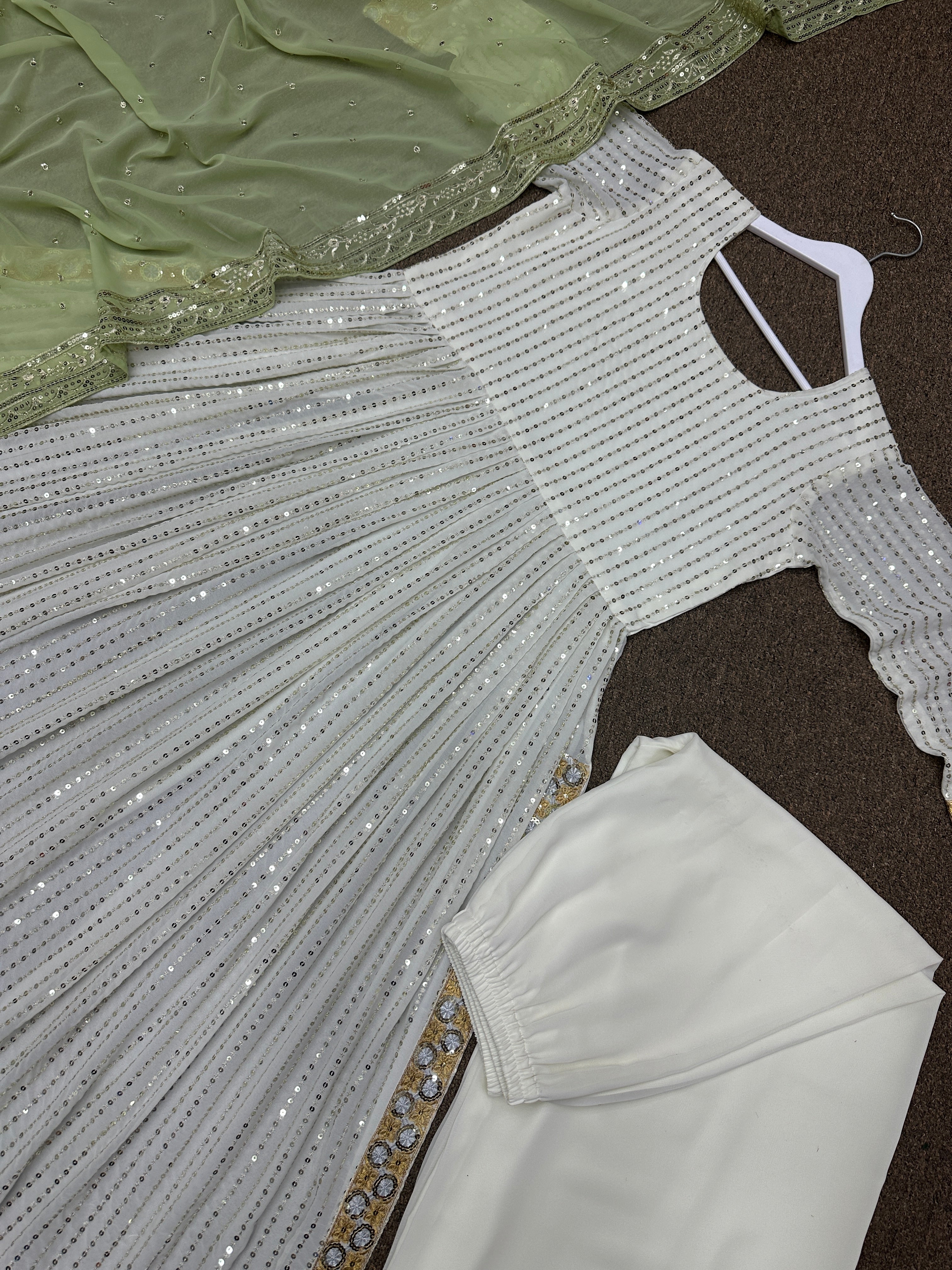 फैंसी टॉप - कढ़ाई और सेक्विन वर्क के साथ प्लाज़ो और दुपट्टा