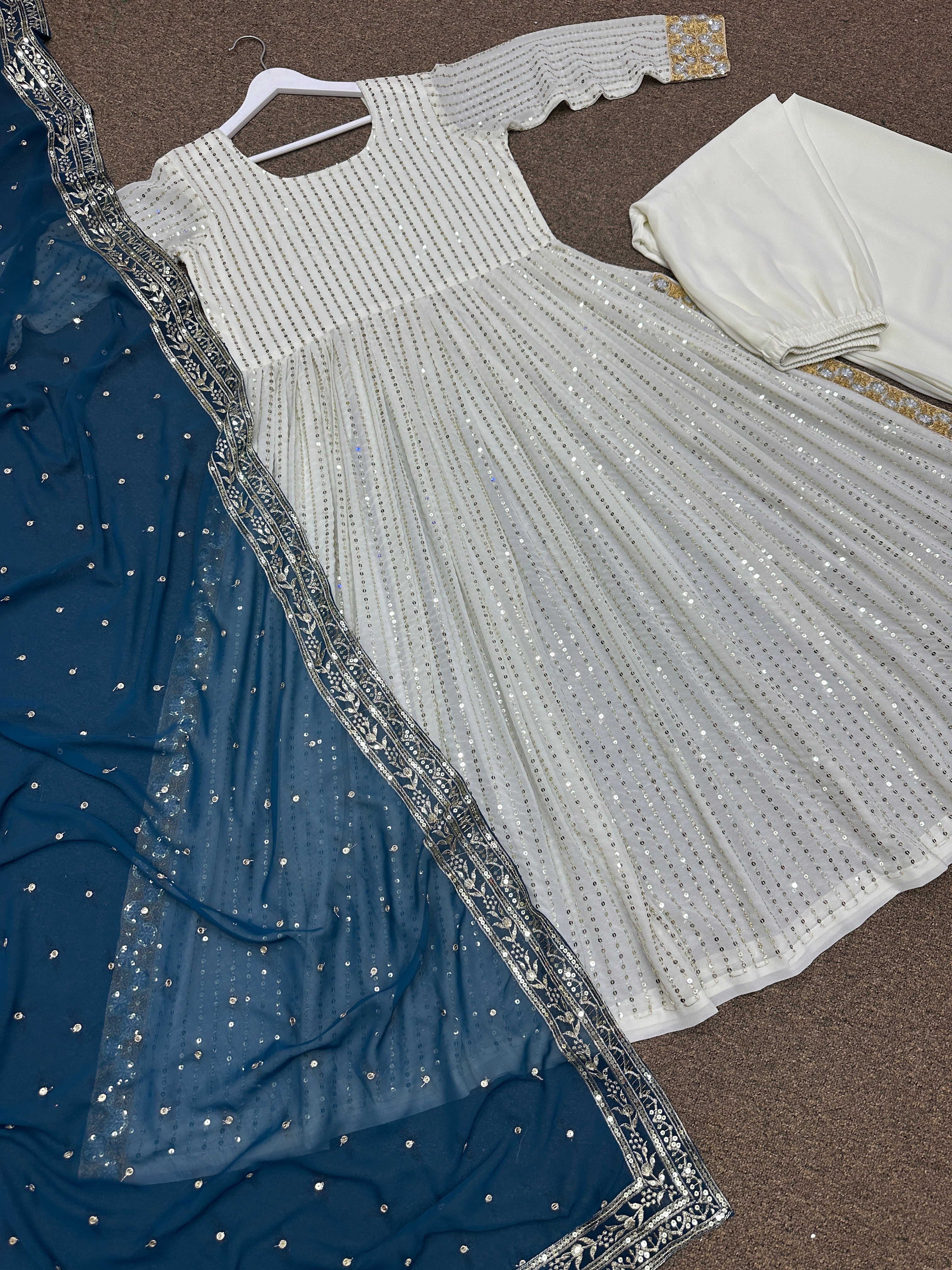 फैंसी टॉप - कढ़ाई और सेक्विन वर्क के साथ प्लाज़ो और दुपट्टा