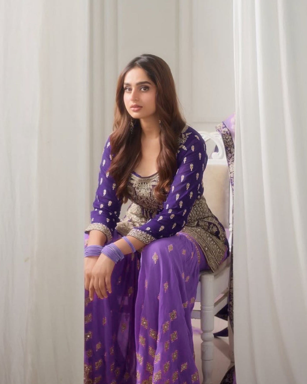 पार्टी वियर खूबसूरत टॉप-बॉटम और फैंसी दुपट्टा