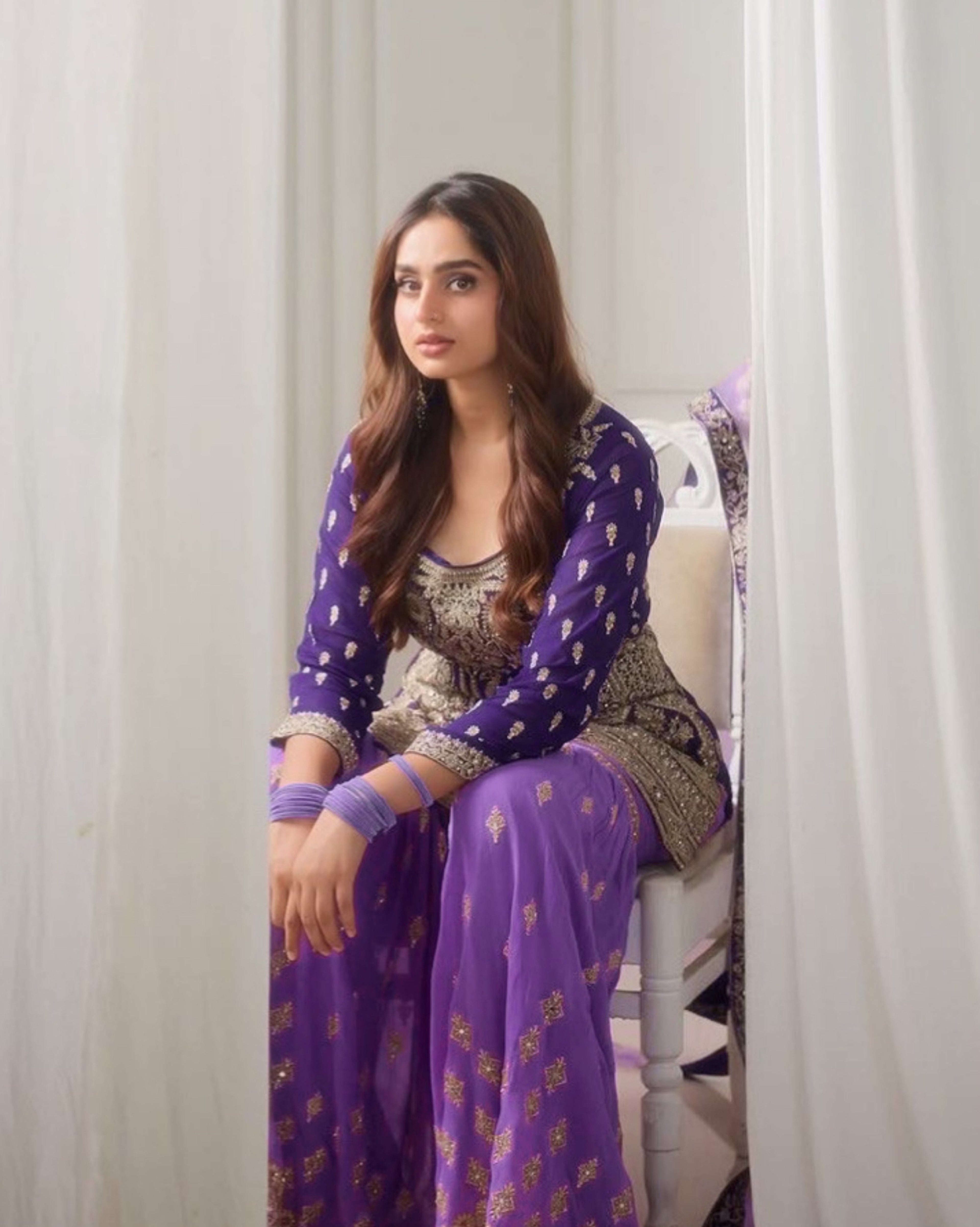 पार्टी वियर खूबसूरत टॉप-बॉटम और फैंसी दुपट्टा