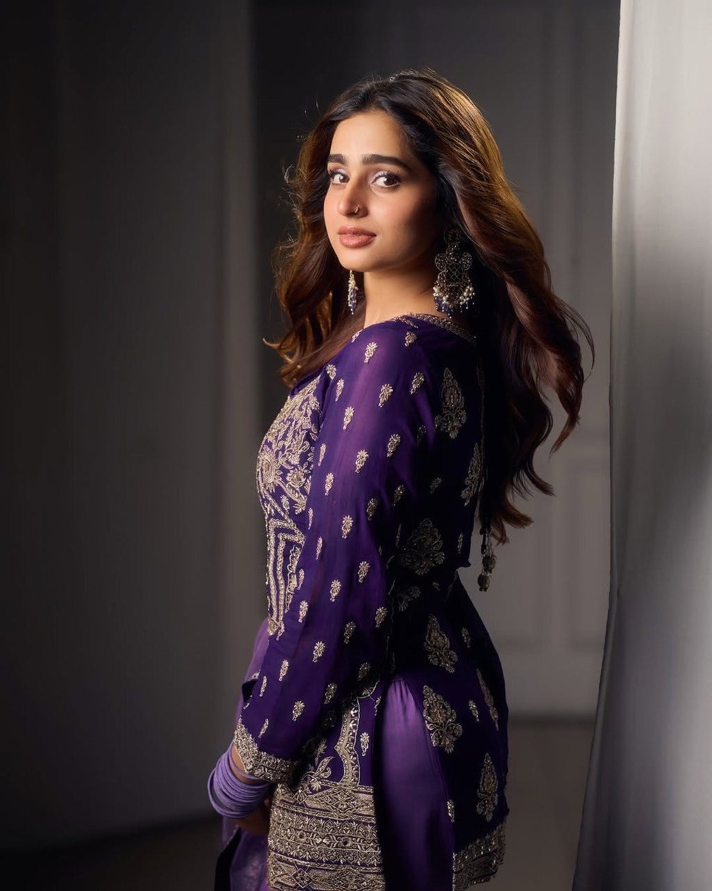 पार्टी वियर खूबसूरत टॉप-बॉटम और फैंसी दुपट्टा