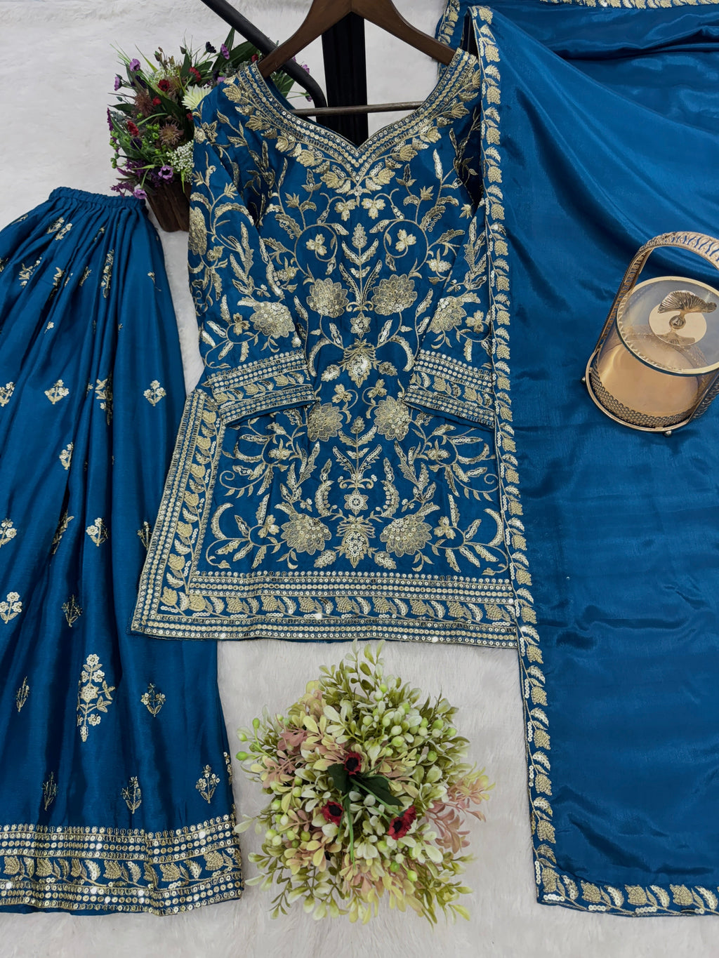 कढ़ाई और सीक्वेंस वर्क के साथ डिज़ाइनर टॉप-प्लाज़ो और दुपट्टा