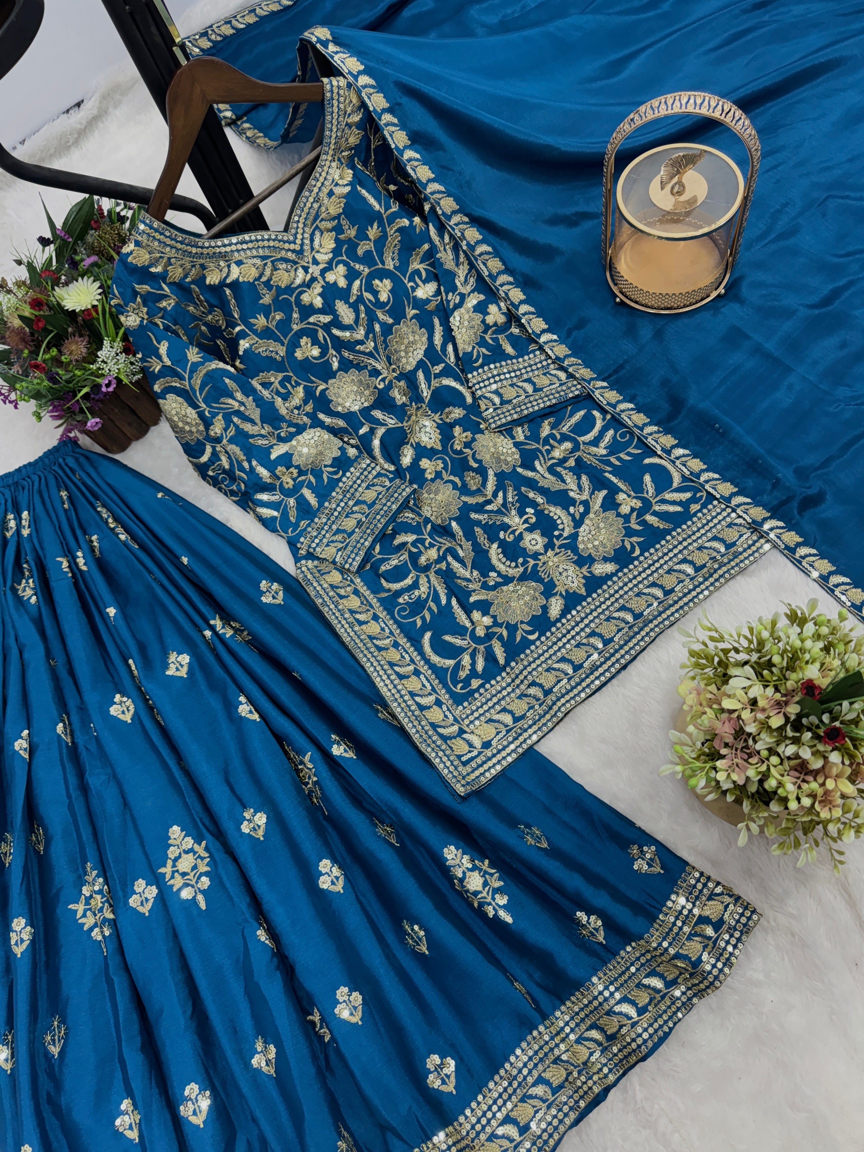 कढ़ाई और सीक्वेंस वर्क के साथ डिज़ाइनर टॉप-प्लाज़ो और दुपट्टा